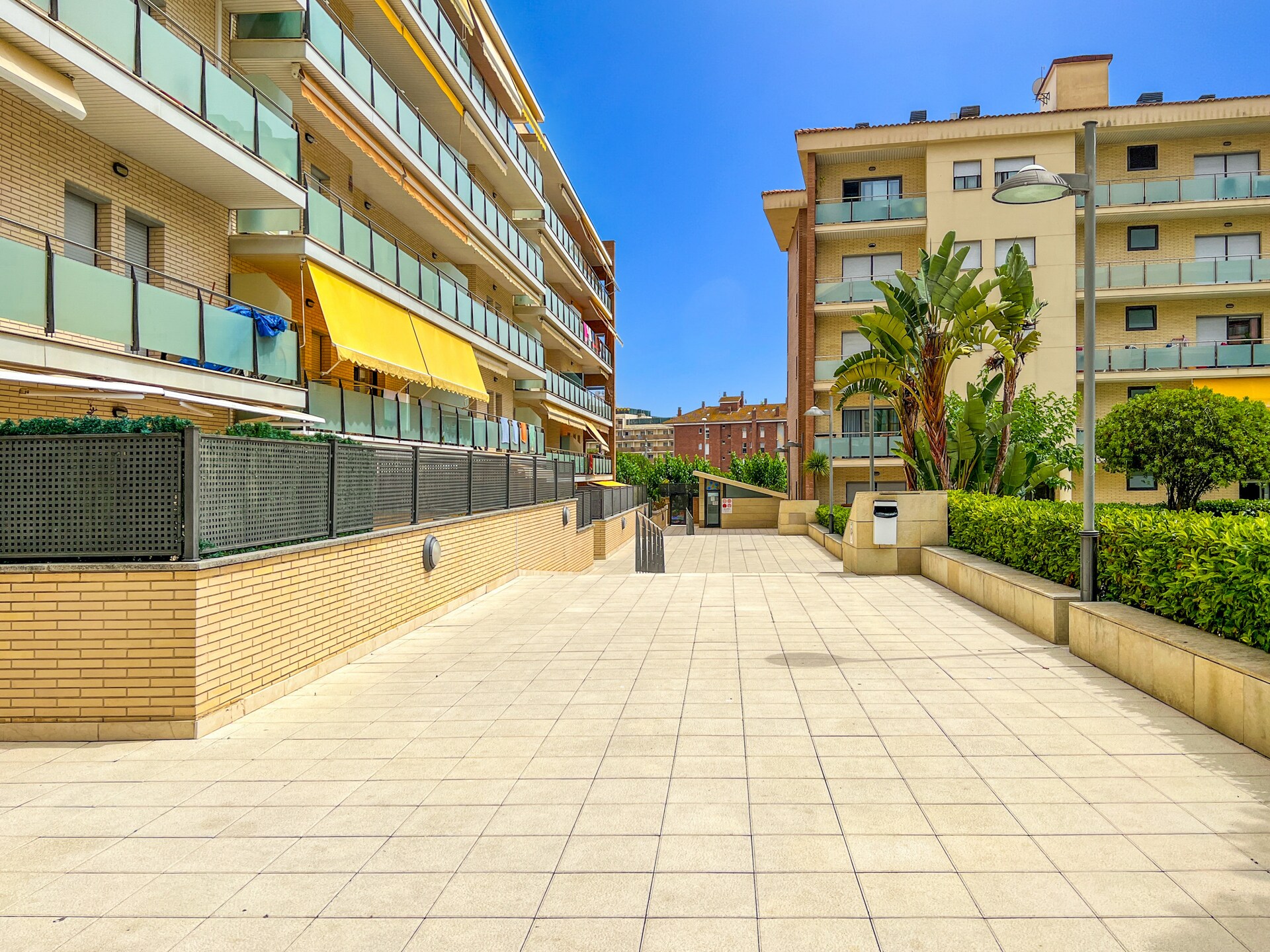 Licht appartement met terras, zwembad en op 500m van strand in Fenals - foto 27