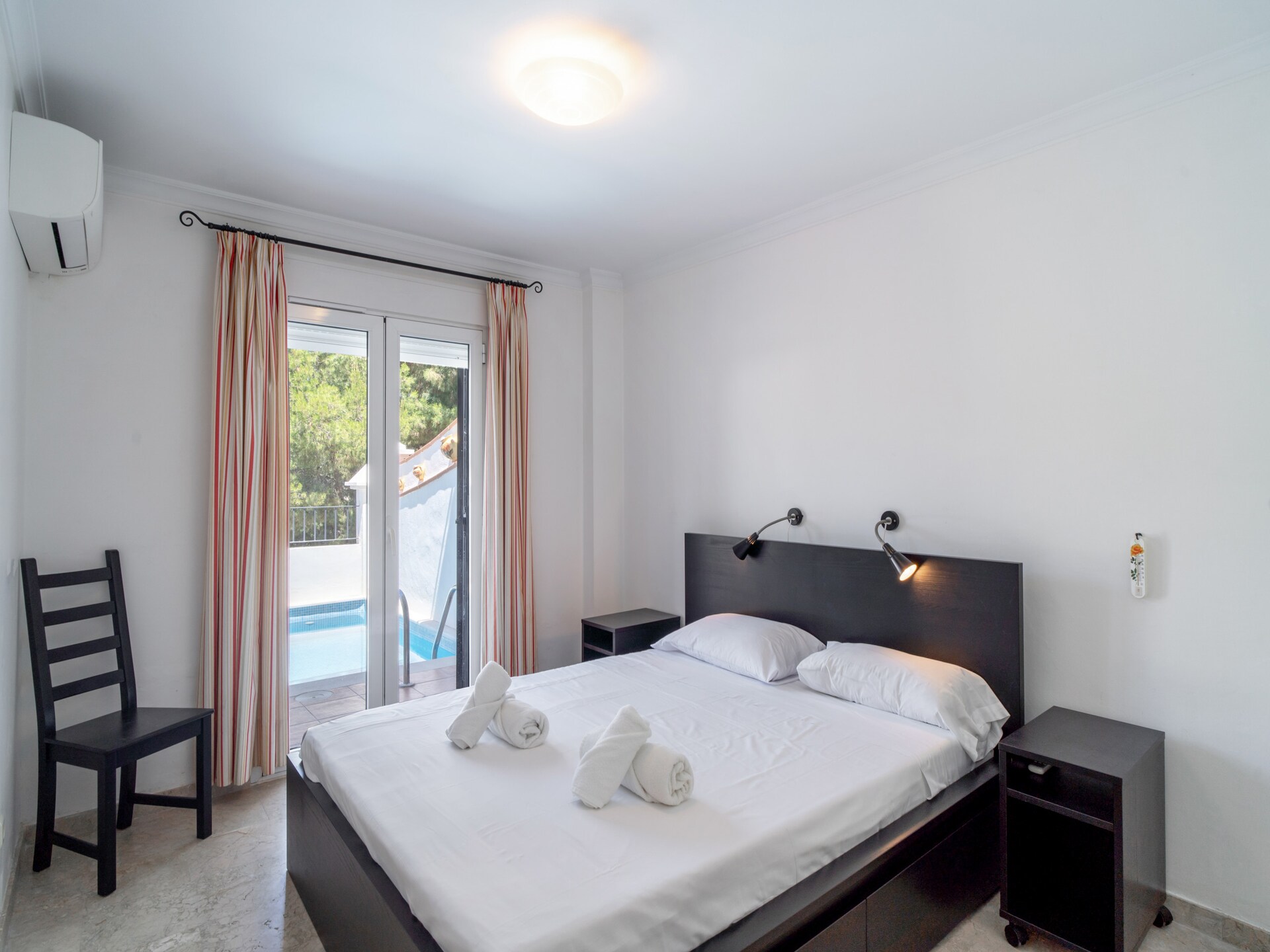 Aljamar 4A: Ruime villa aan zee bij Burriana Beach, Nerja - foto 5