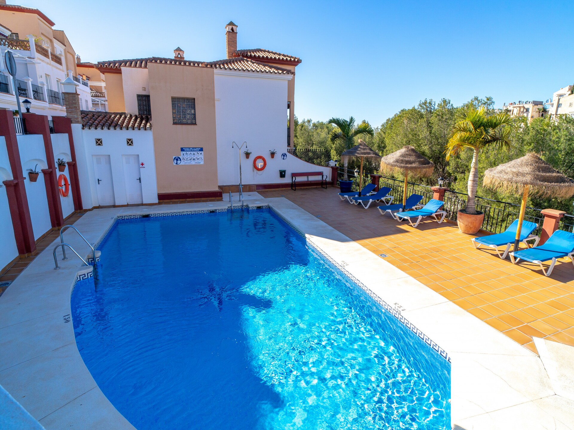 Aljamar 4A: Ruime villa aan zee bij Burriana Beach, Nerja - foto 14