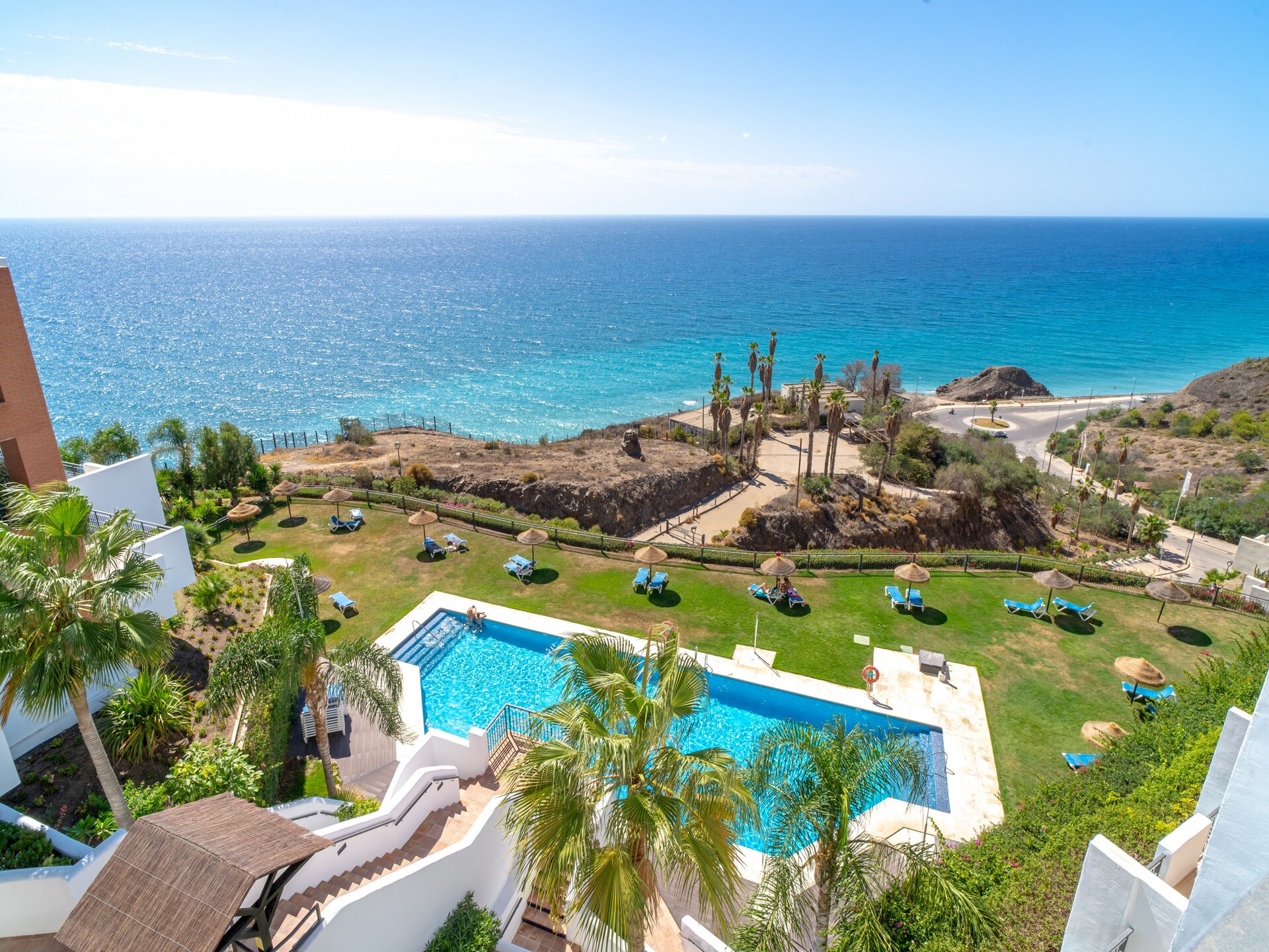 Penthouse met jacuzzi en zeezicht op 500 meter van het strand in Torrox Costa - foto 5
