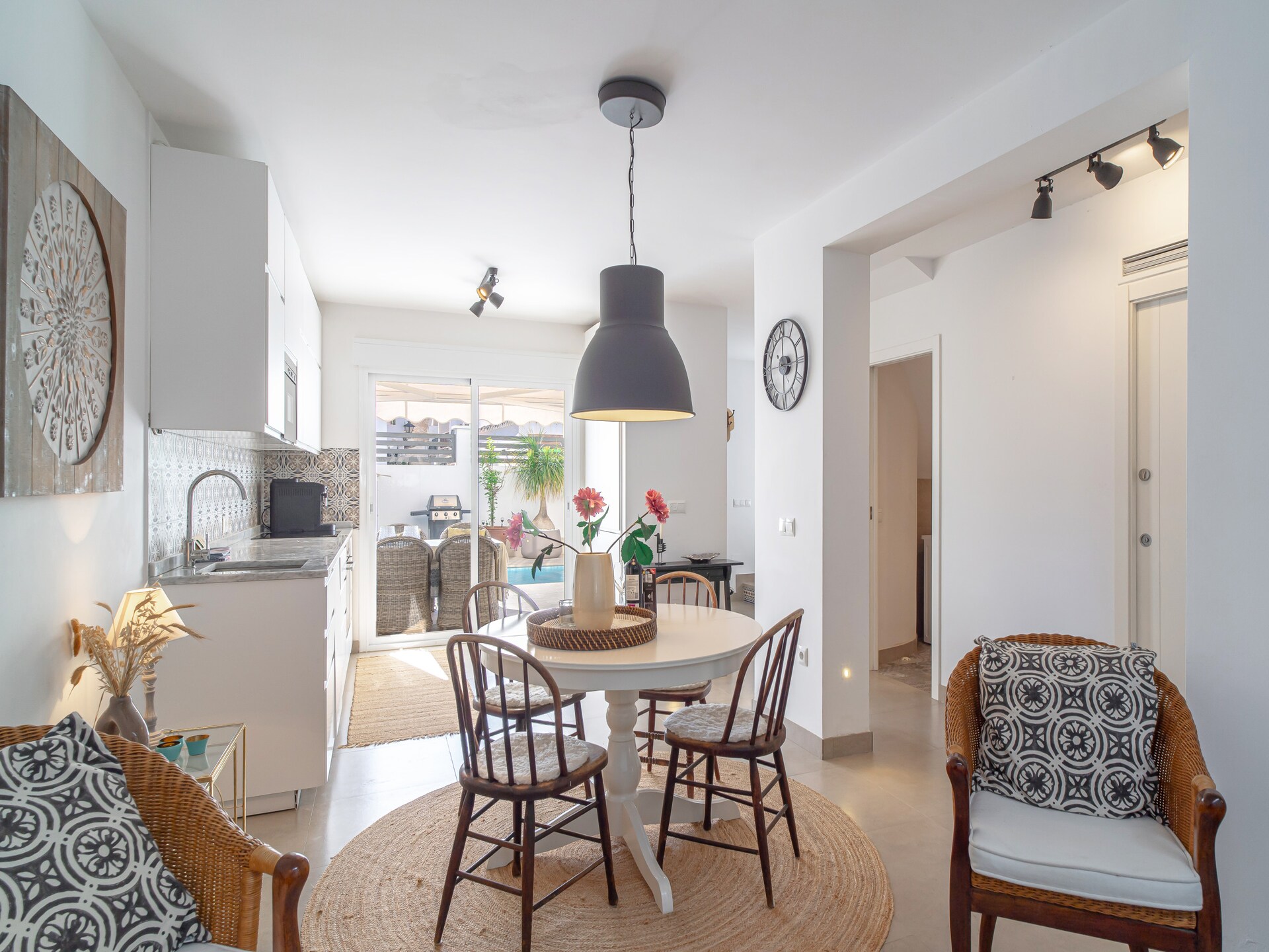 Zonovergoten villa in Nerja met privéterras en gemeenschappelijk zwembad - foto 14