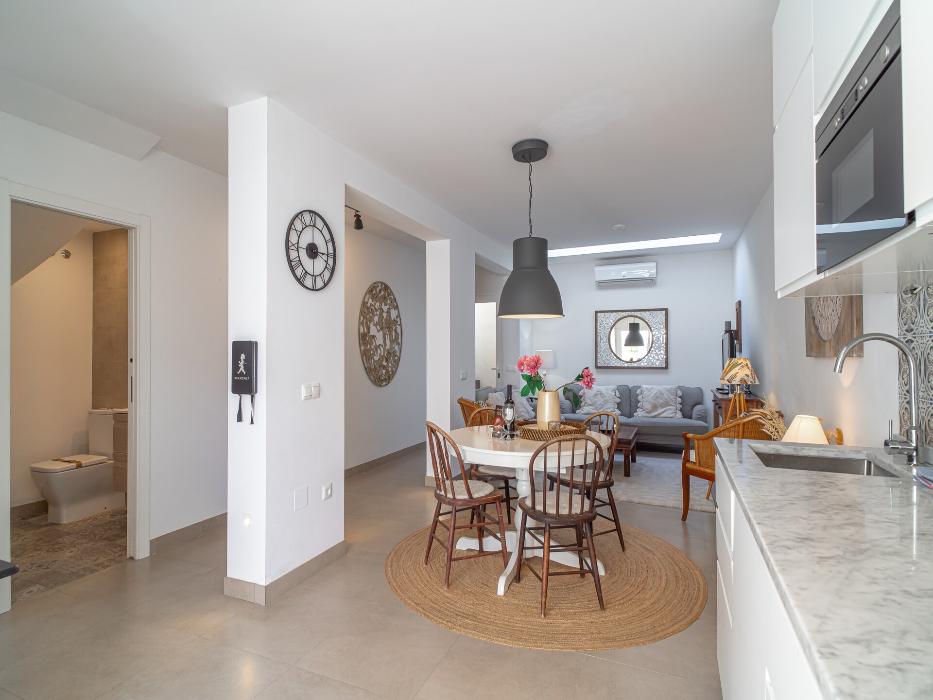Zonovergoten villa in Nerja met privéterras en gemeenschappelijk zwembad - foto 16