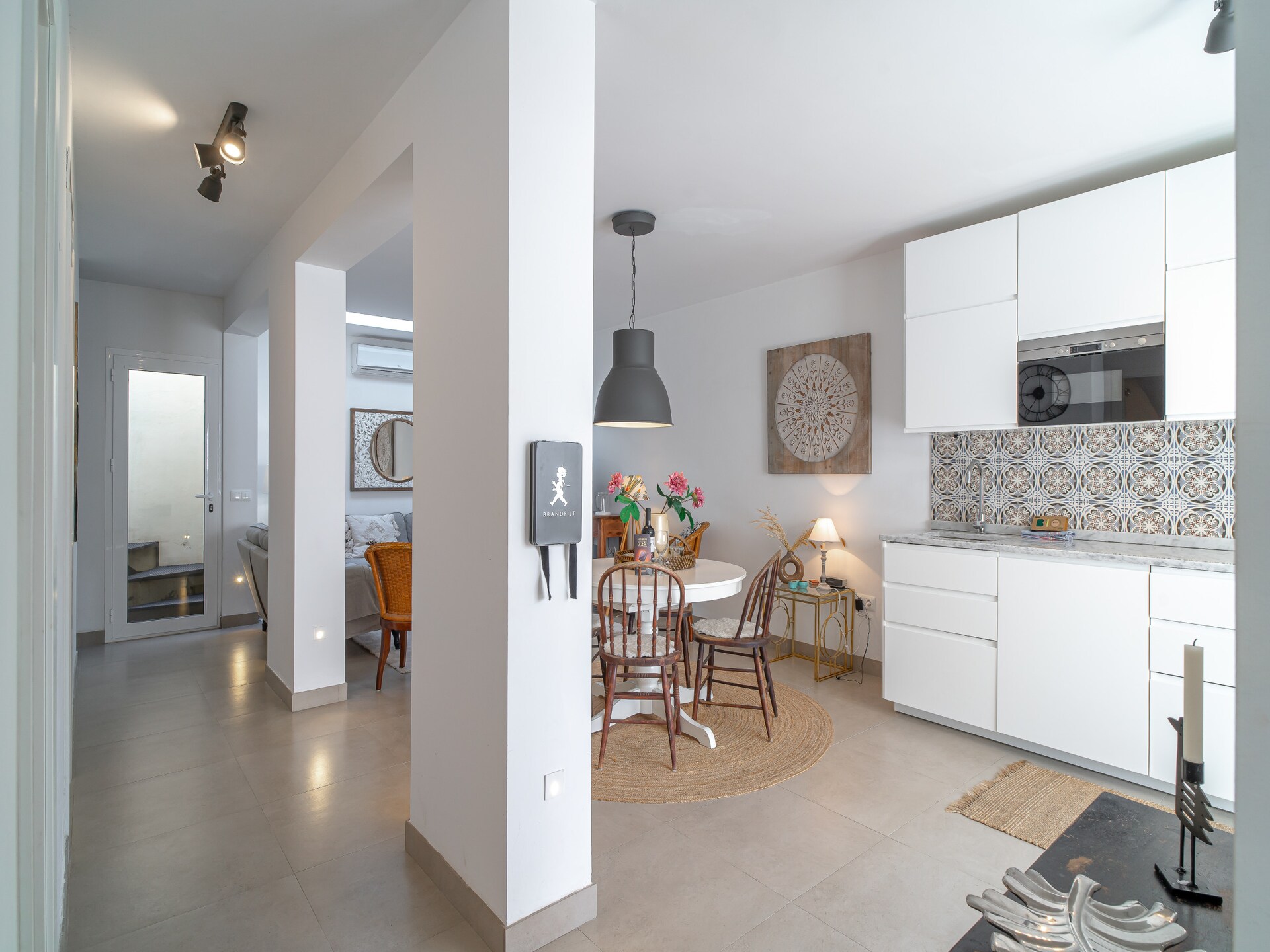 Zonovergoten villa in Nerja met privéterras en gemeenschappelijk zwembad - foto 15