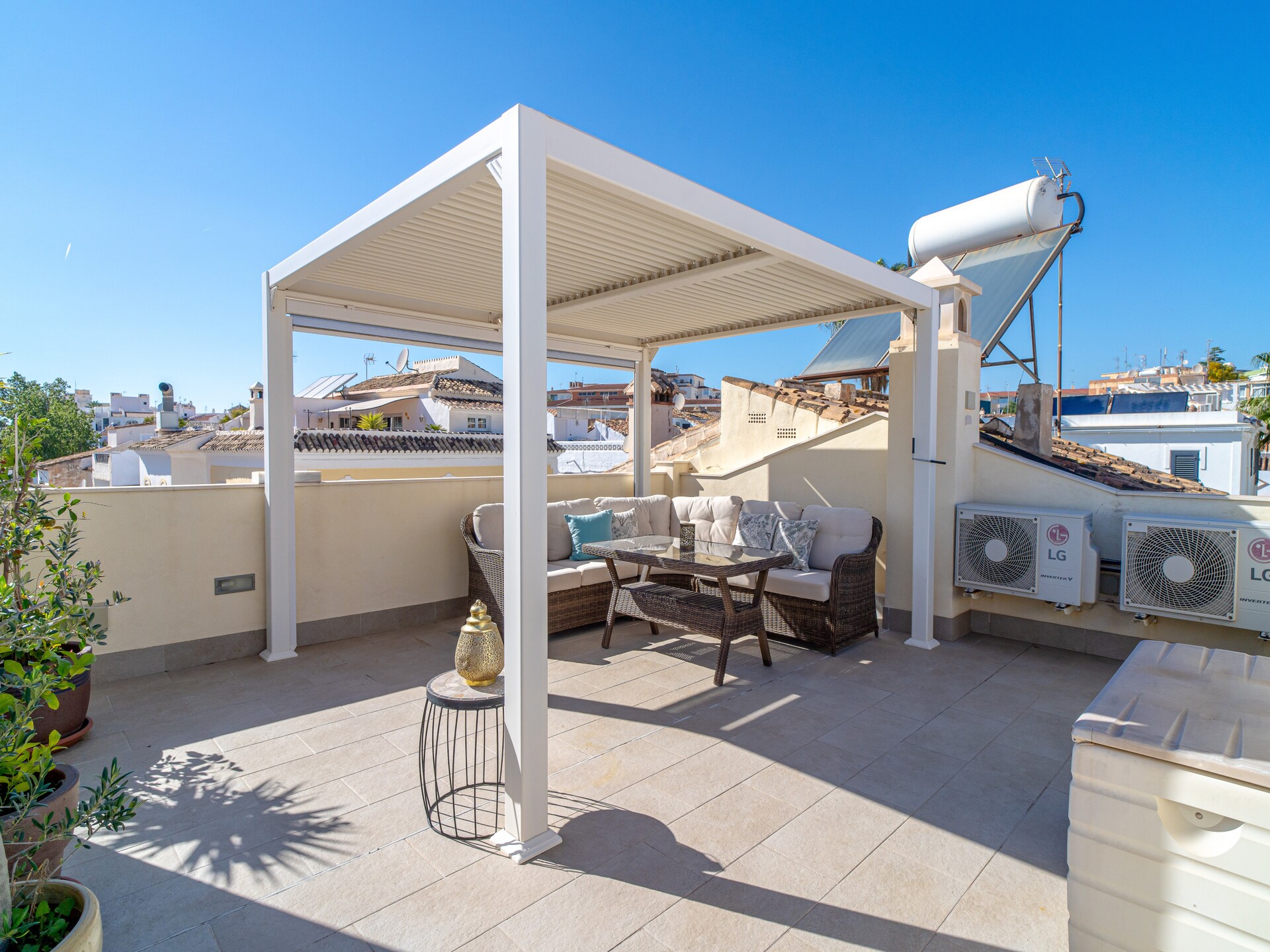 Zonovergoten villa in Nerja met privéterras en gemeenschappelijk zwembad - foto 43