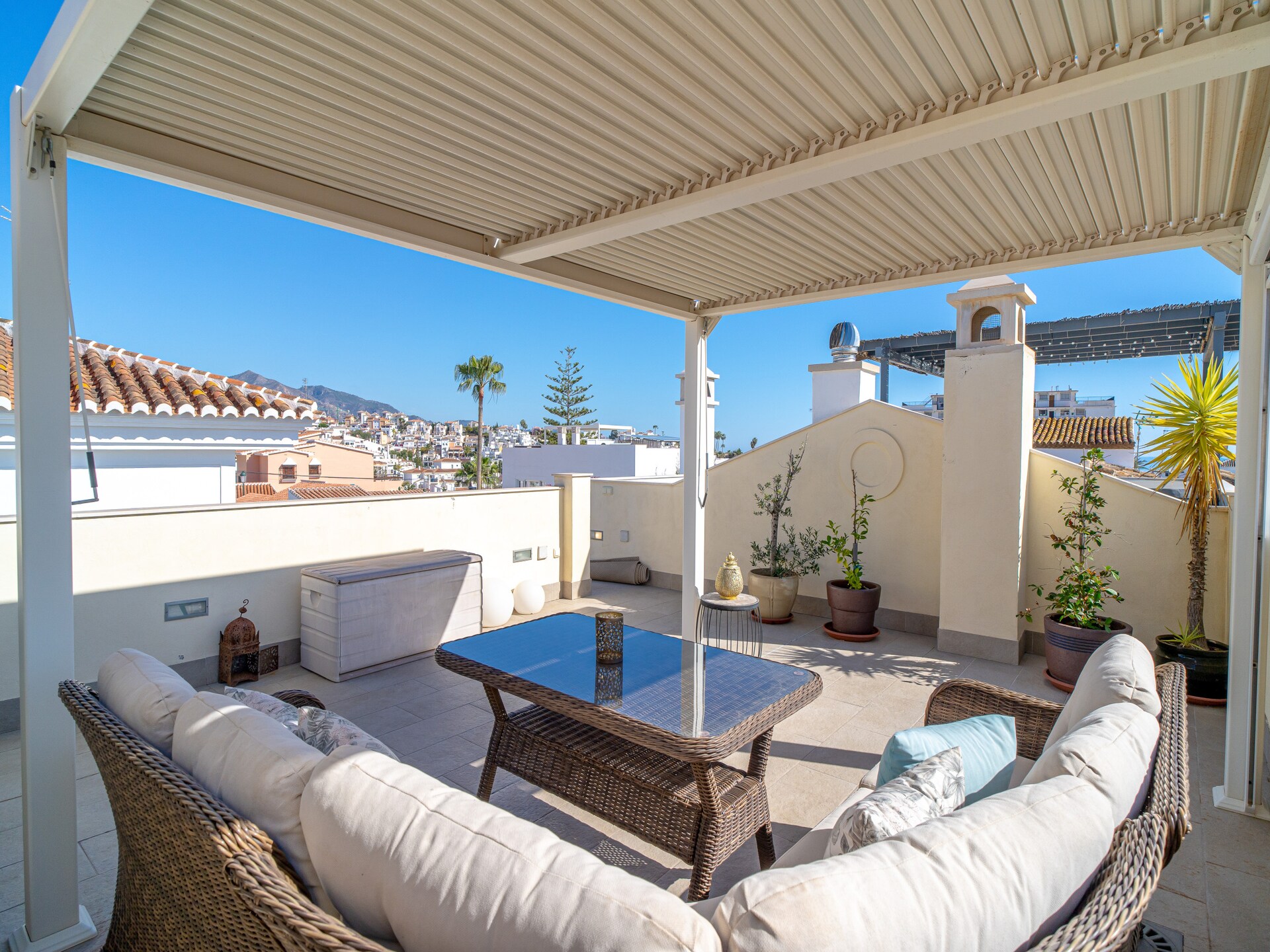 Zonovergoten villa in Nerja met privéterras en gemeenschappelijk zwembad - foto 42