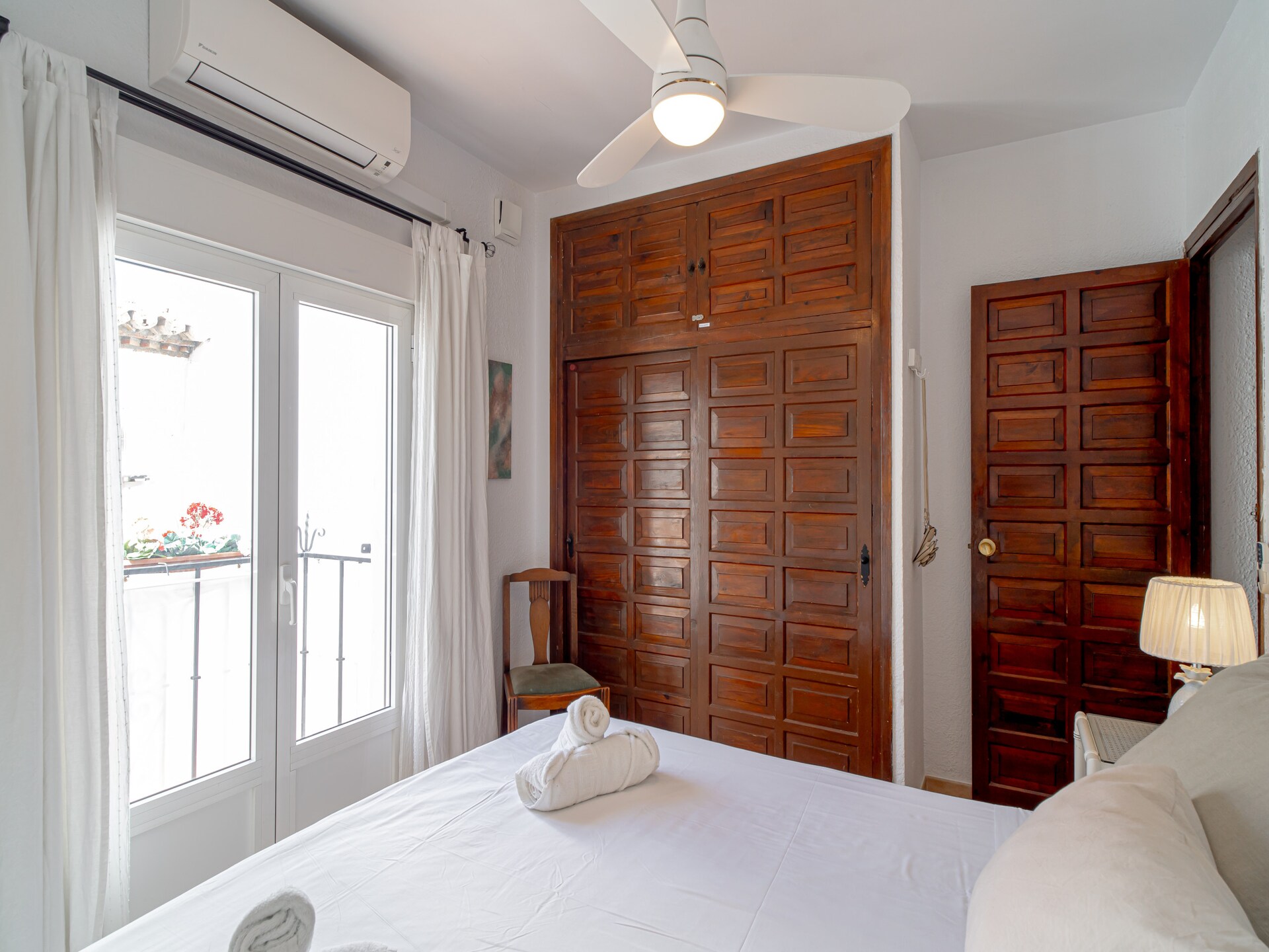 Andalusisch vakantiehuis met zeezicht en gemeenschappelijk zwembad in Nerja - foto 18