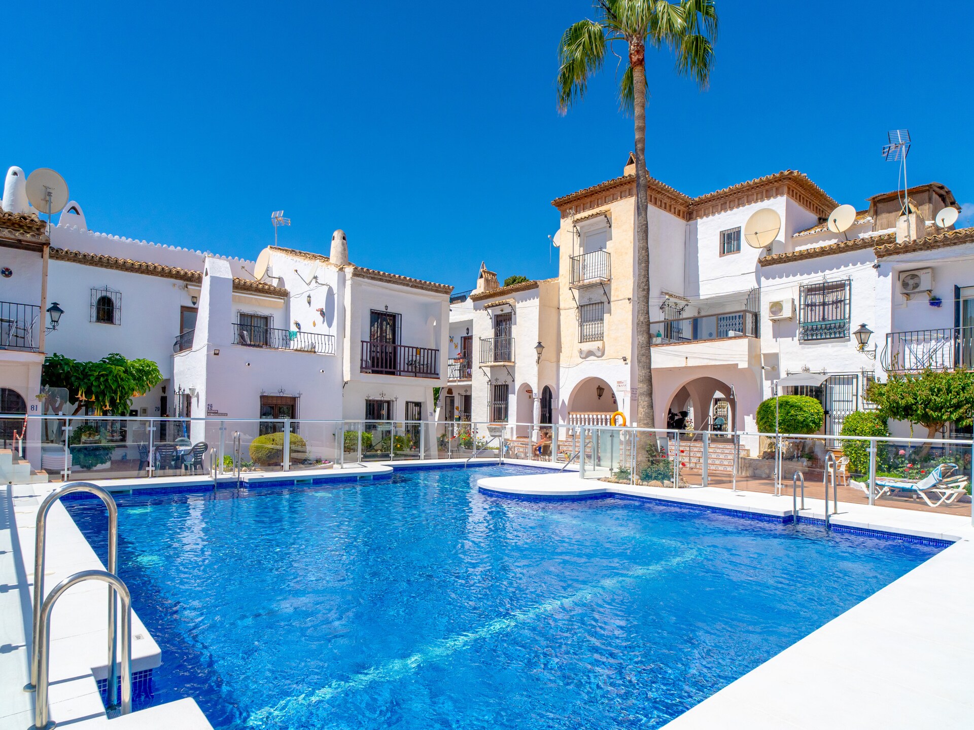 Andalusisch vakantiehuis met zeezicht en gemeenschappelijk zwembad in Nerja - foto 7