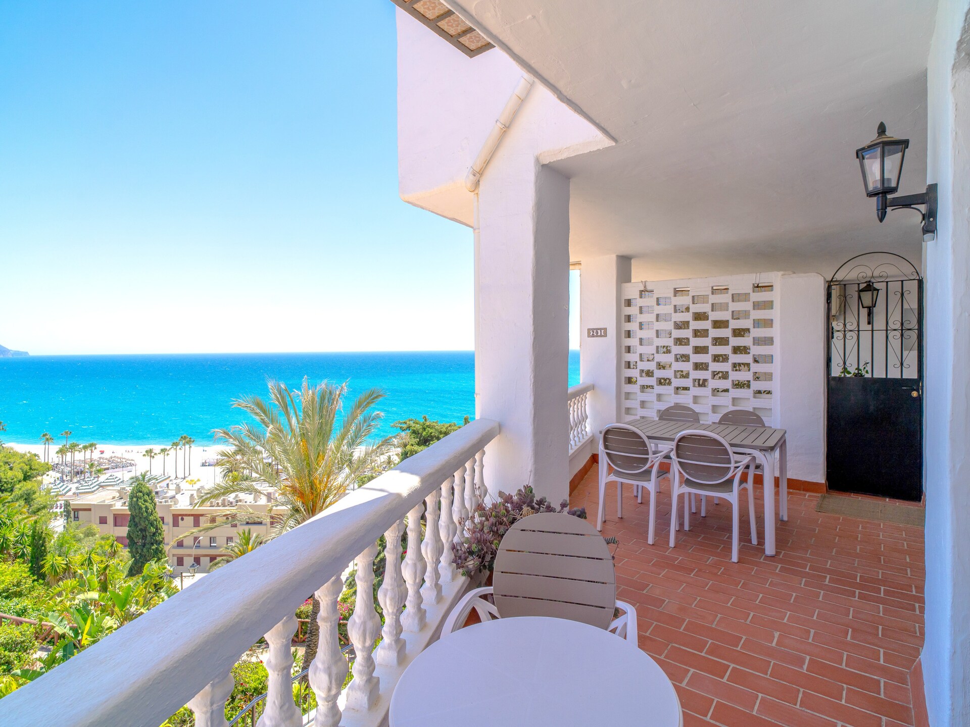Knus appartement aan zee in Nerja met gedeeld zwembad op 200 meter van het strand - foto 35