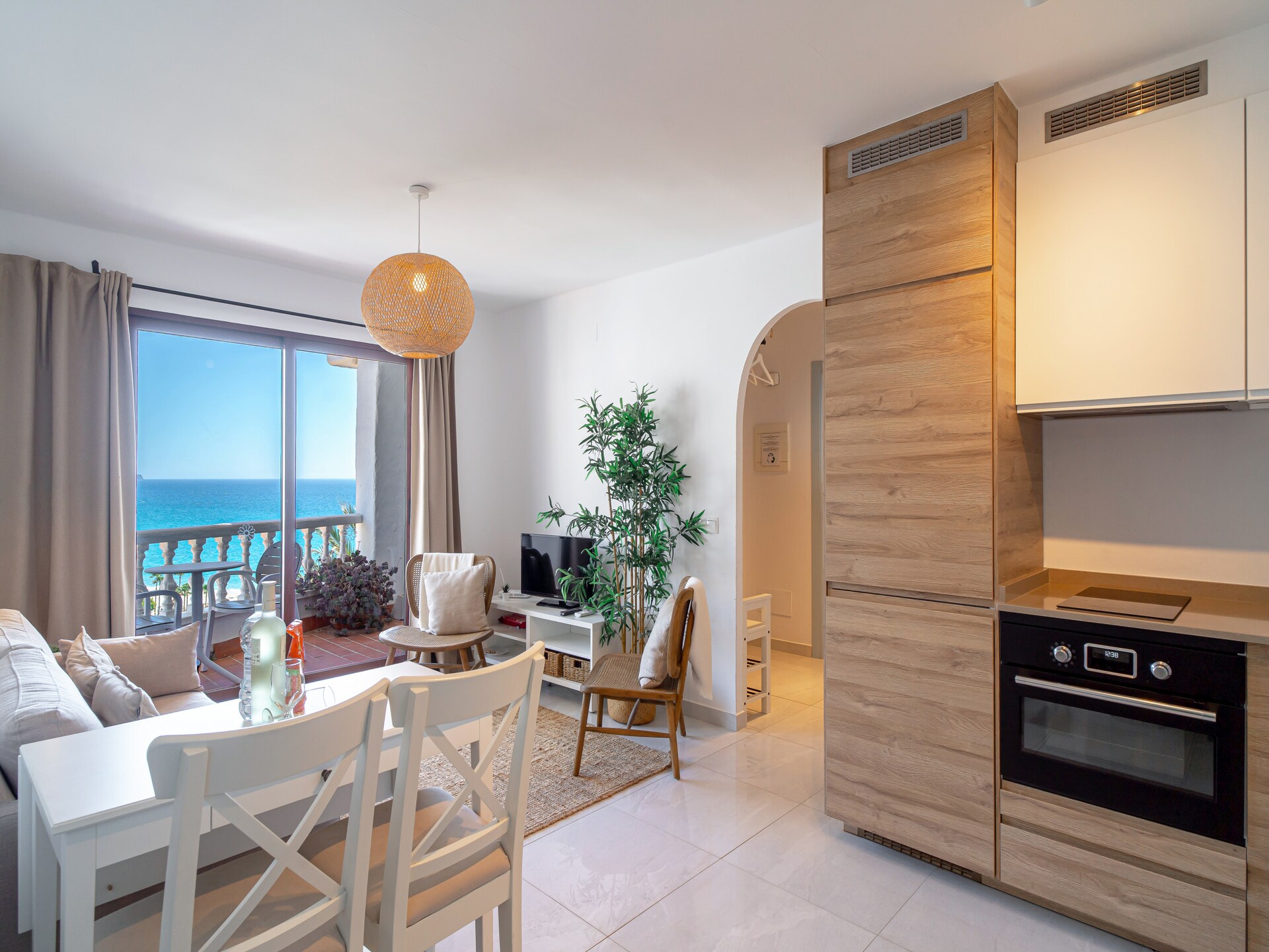 Knus appartement aan zee in Nerja met gedeeld zwembad op 200 meter van het strand - foto 17