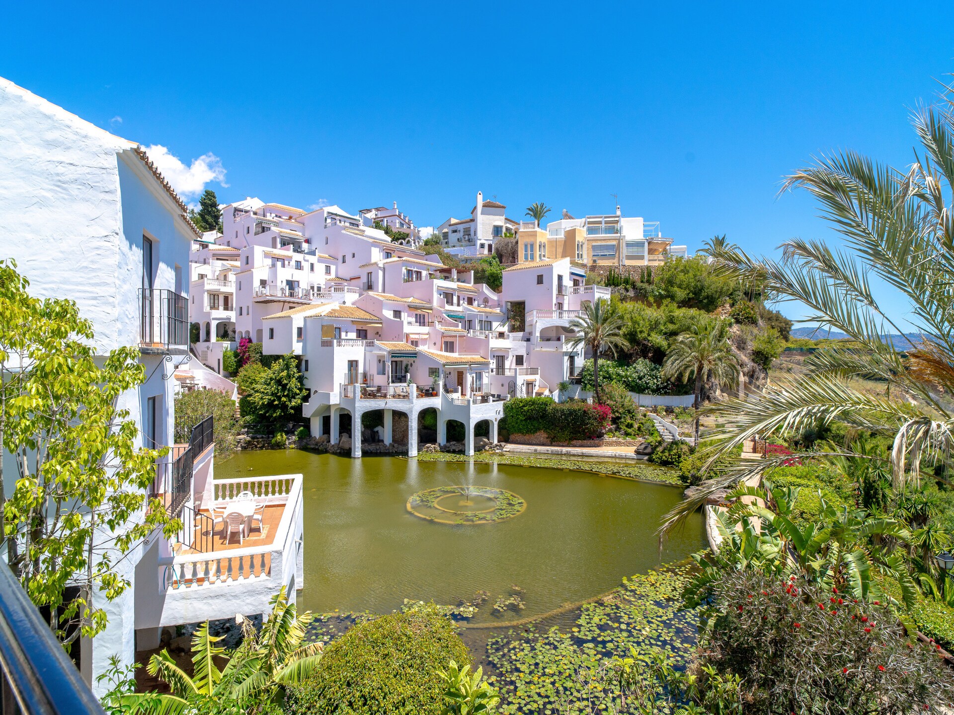 Knus appartement aan zee in Nerja met gedeeld zwembad op 200 meter van het strand - foto 30
