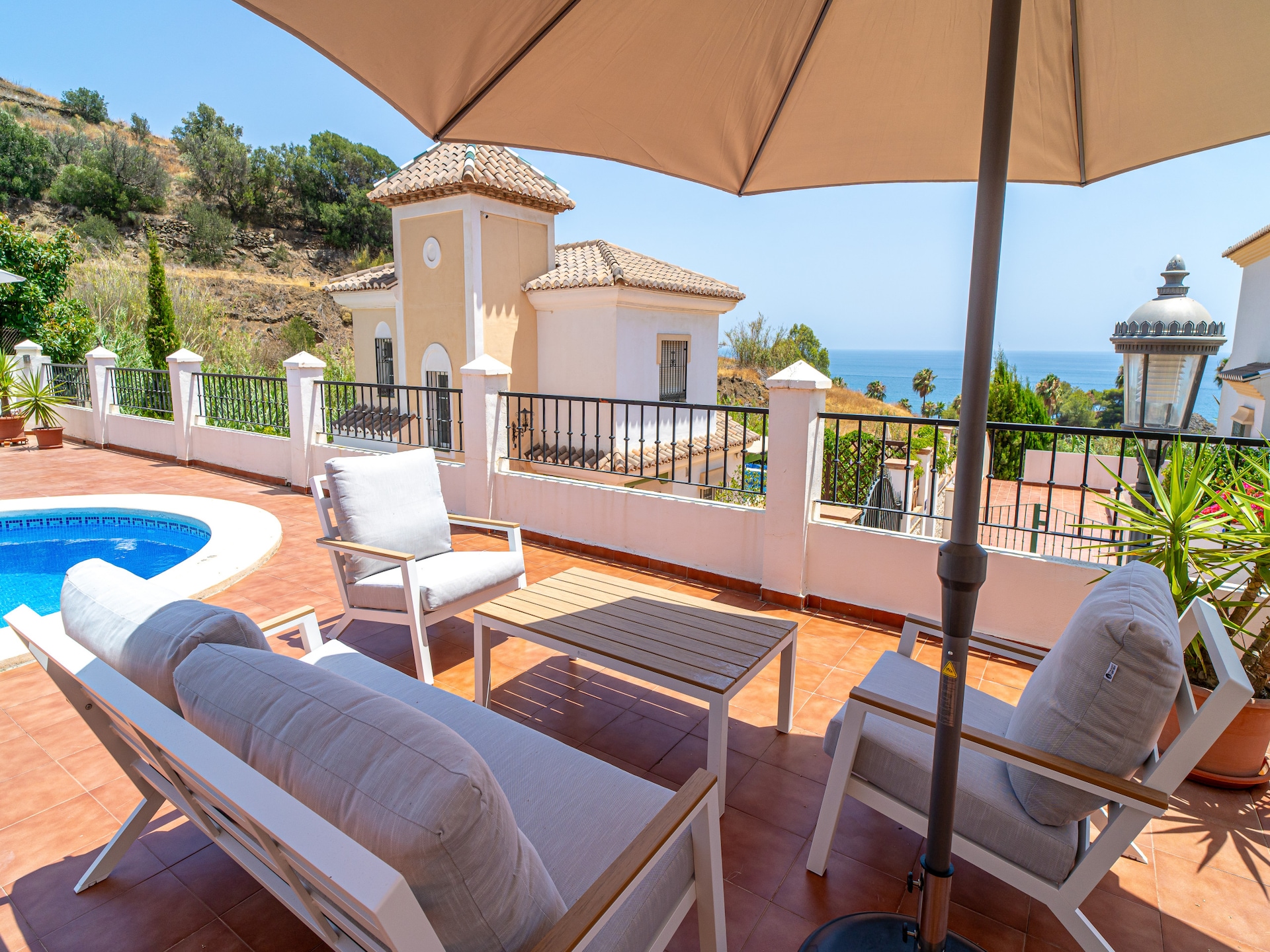 Op 500 m van het strand: Villa Tamango Hill Vistamar in Torrox Costa - foto 51