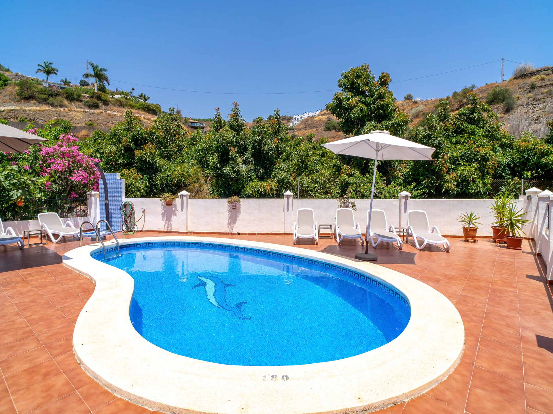 Op 500 m van het strand: Villa Tamango Hill Vistamar in Torrox Costa - foto 10