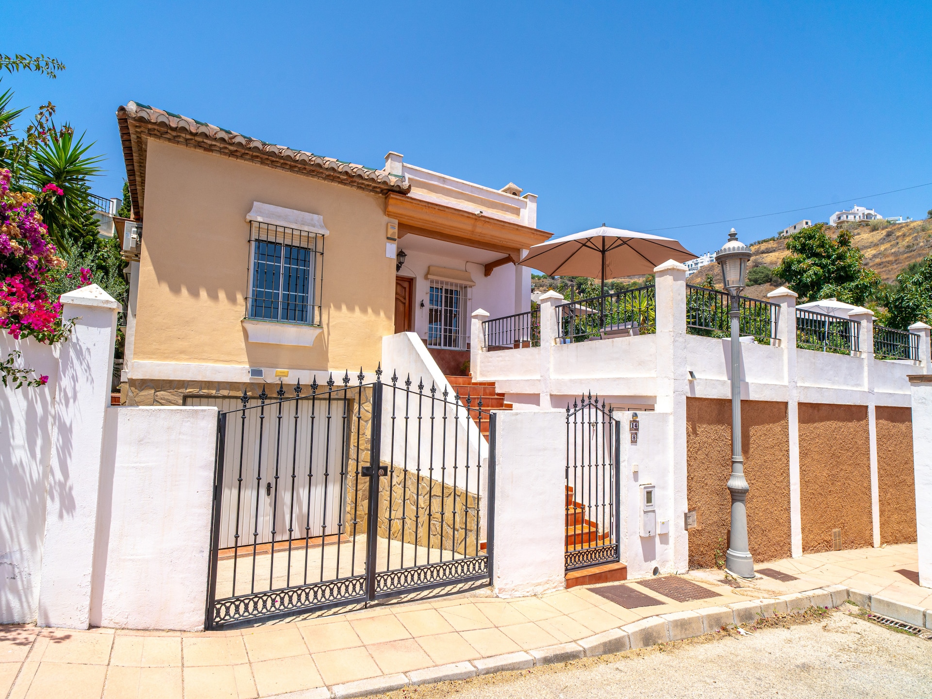 Op 500 m van het strand: Villa Tamango Hill Vistamar in Torrox Costa - foto 38