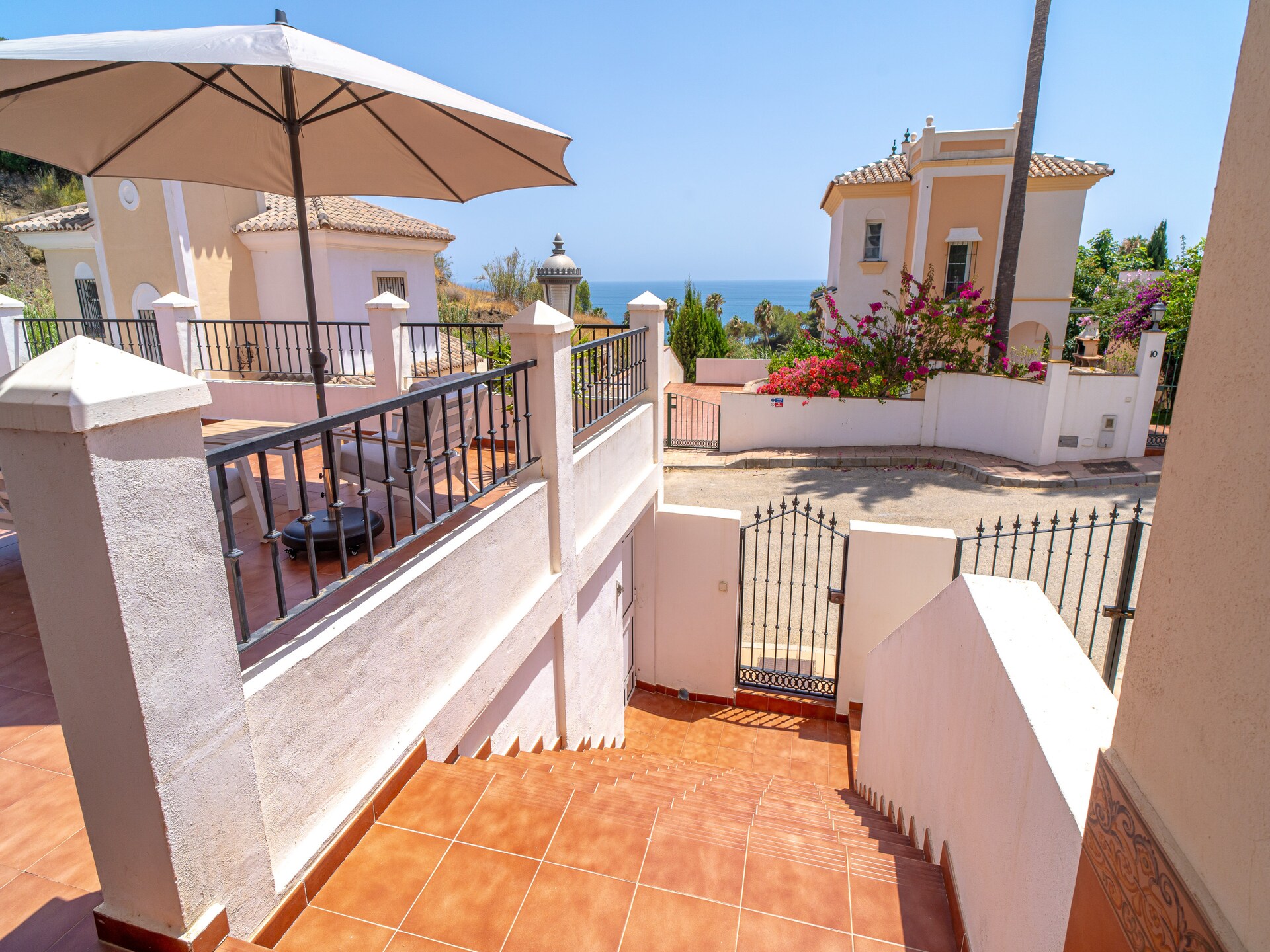 Op 500 m van het strand: Villa Tamango Hill Vistamar in Torrox Costa - foto 43