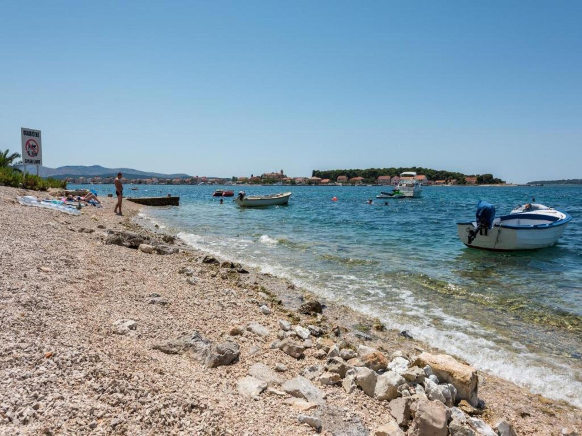 4-persoons appartement aan het strand in Šibenik-Brodarica - foto 31