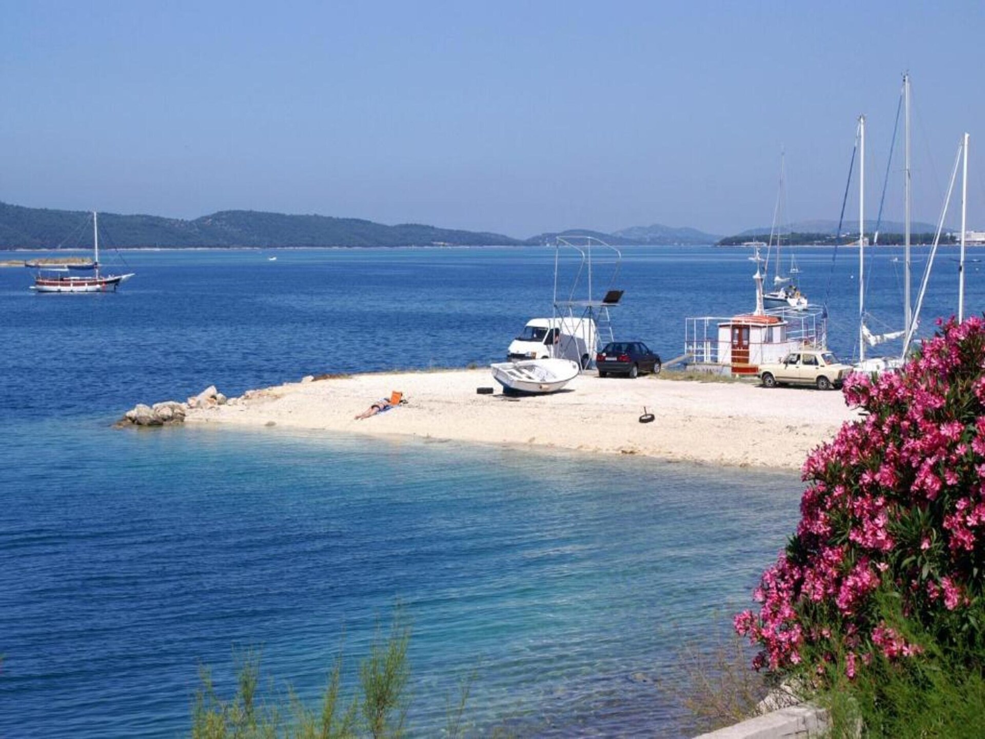 4-persoons appartement aan het strand in Šibenik-Brodarica - foto 18
