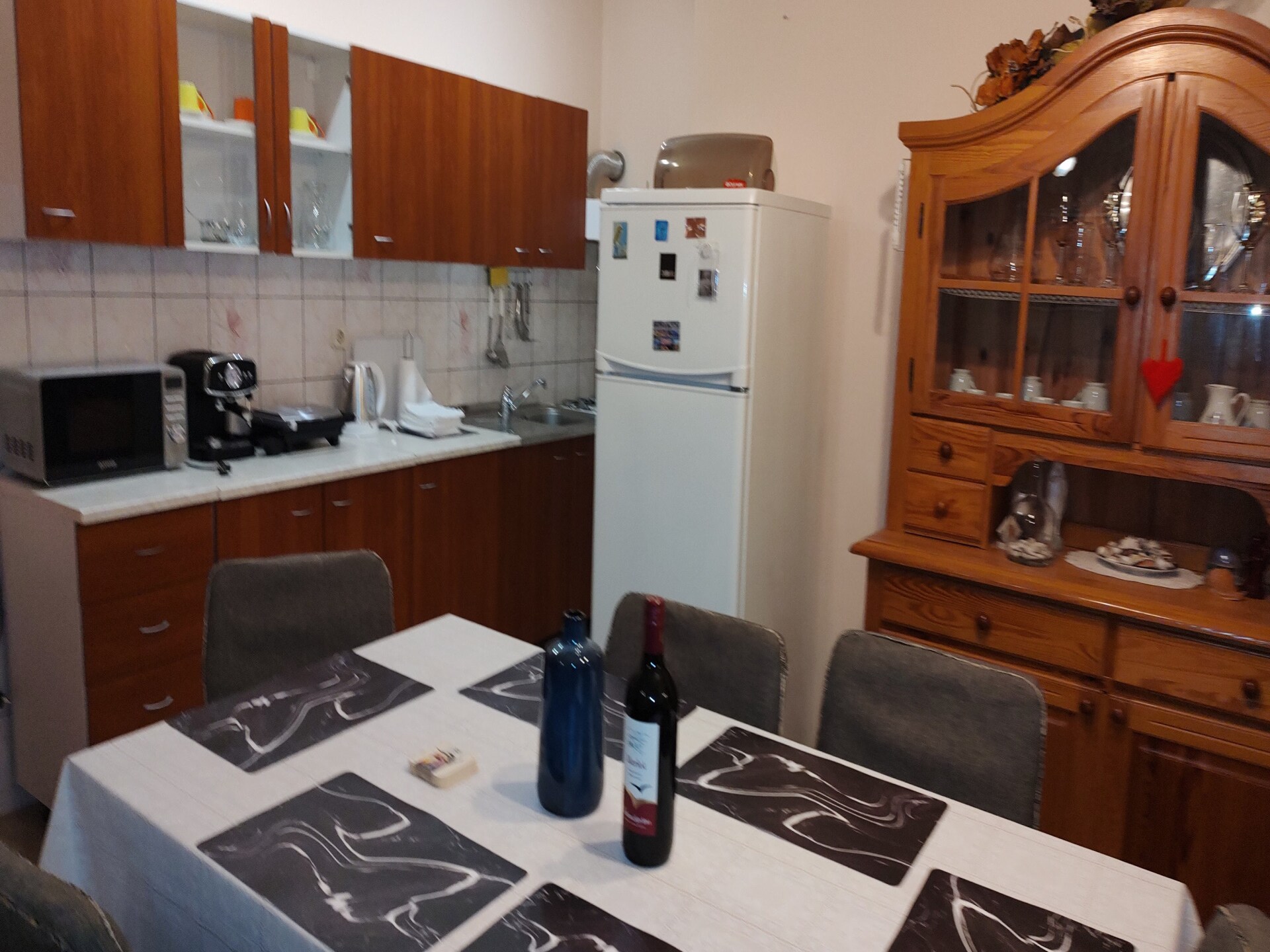 Lemi Appartement: Ruim 3-slaapkamer verblijf met tuin op 270m van zee - foto 5