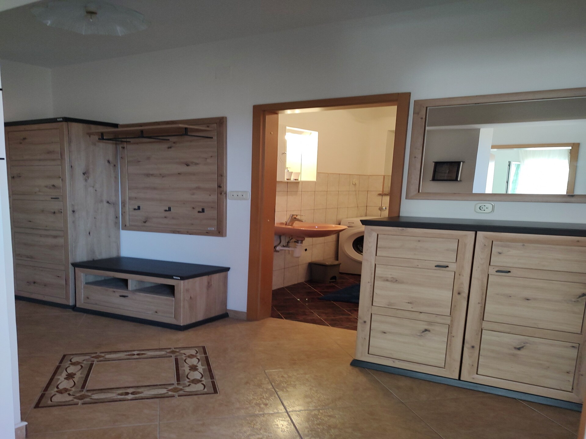 Lemi Appartement: Ruim 3-slaapkamer verblijf met tuin op 270m van zee - foto 19