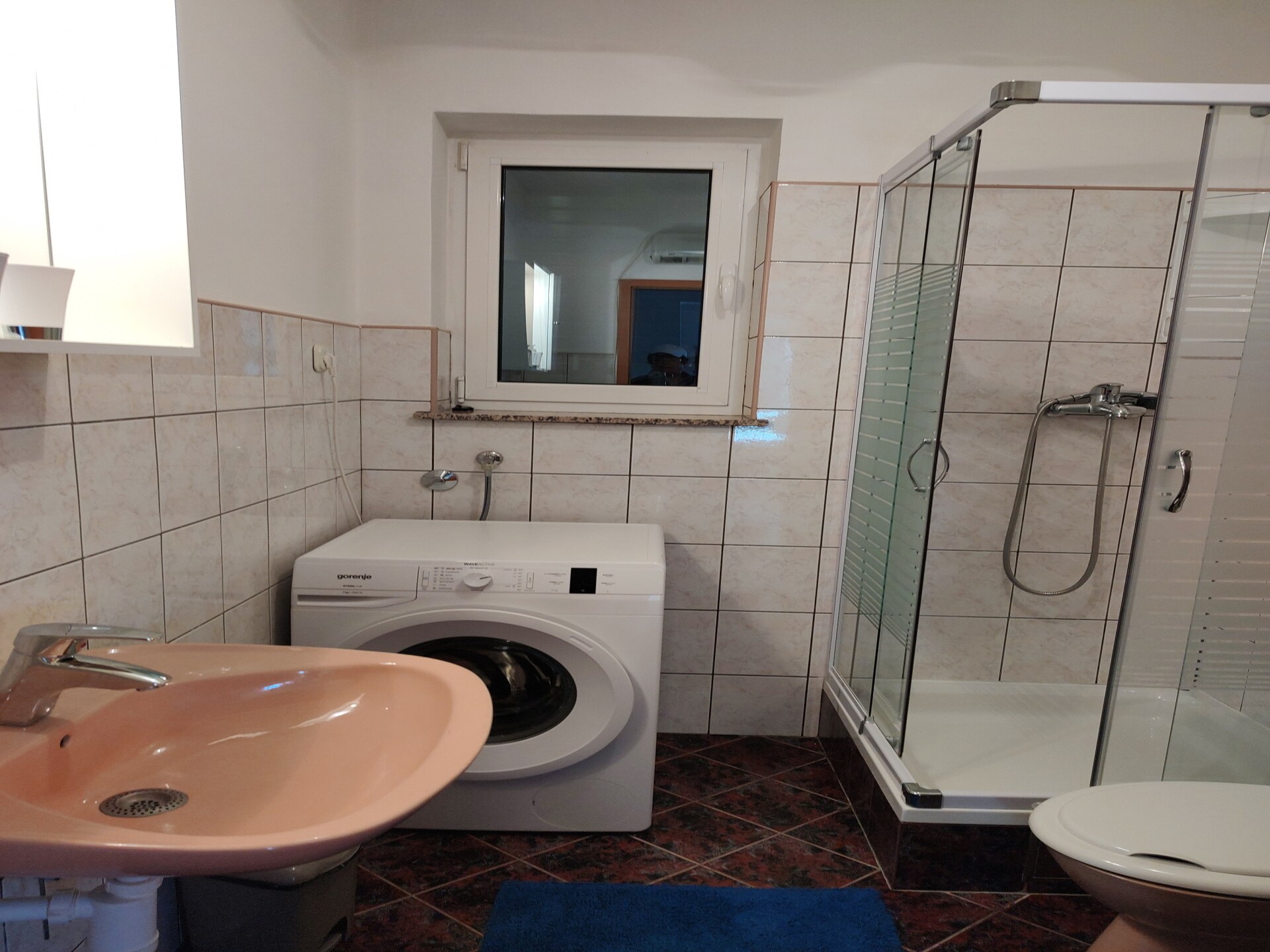 Lemi Appartement: Ruim 3-slaapkamer verblijf met tuin op 270m van zee - foto 16