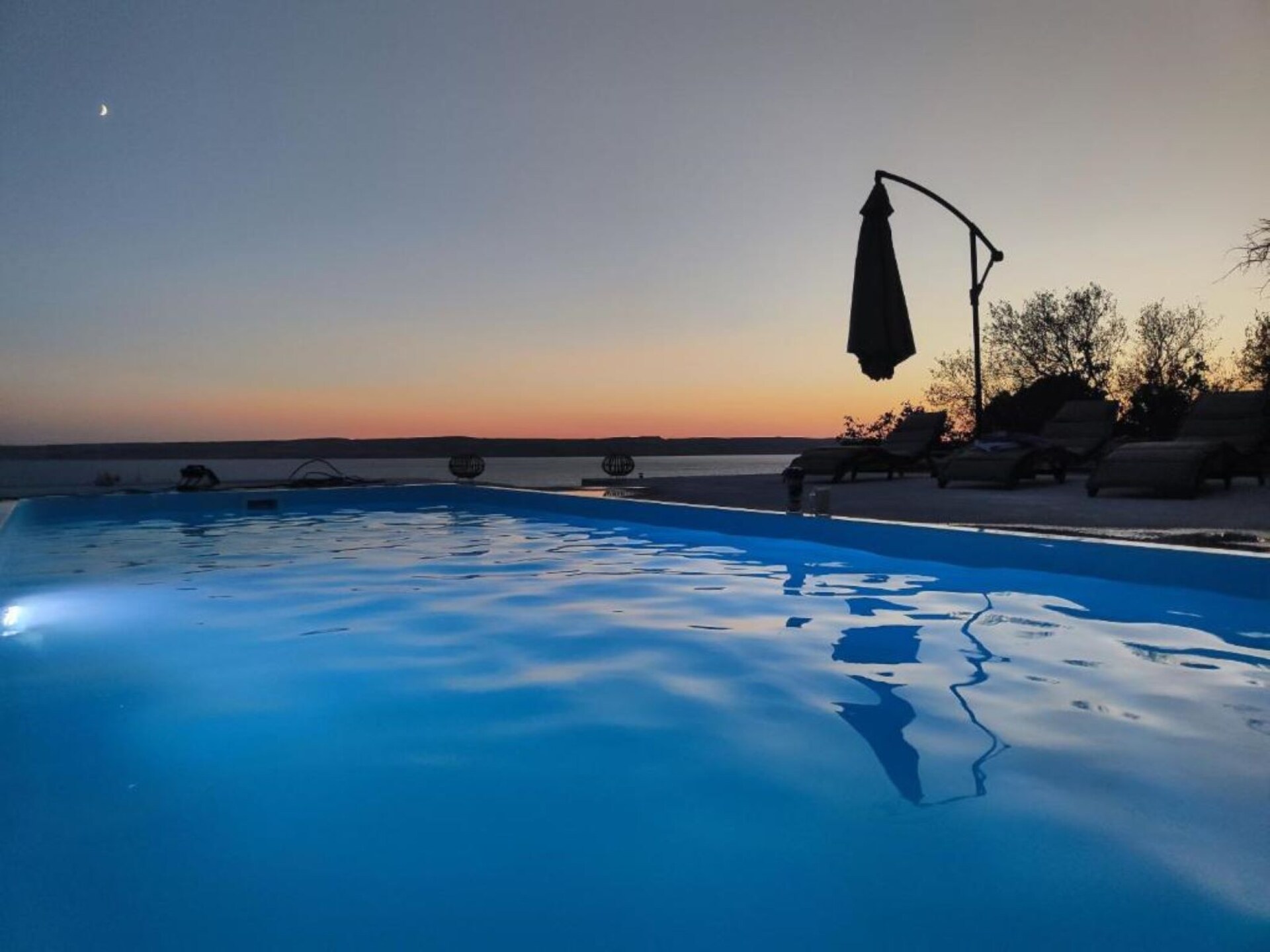 Aan het strand: Licht appartement in Karlobag voor 5 personen - foto 6
