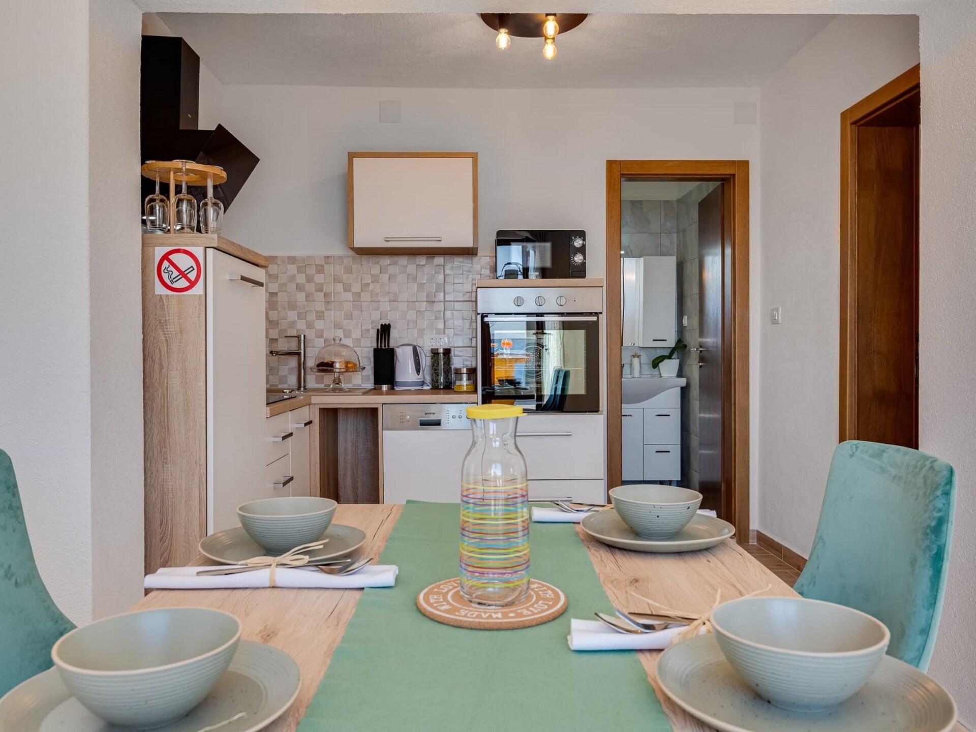 Aan het strand: Licht appartement in Karlobag voor 5 personen - foto 8