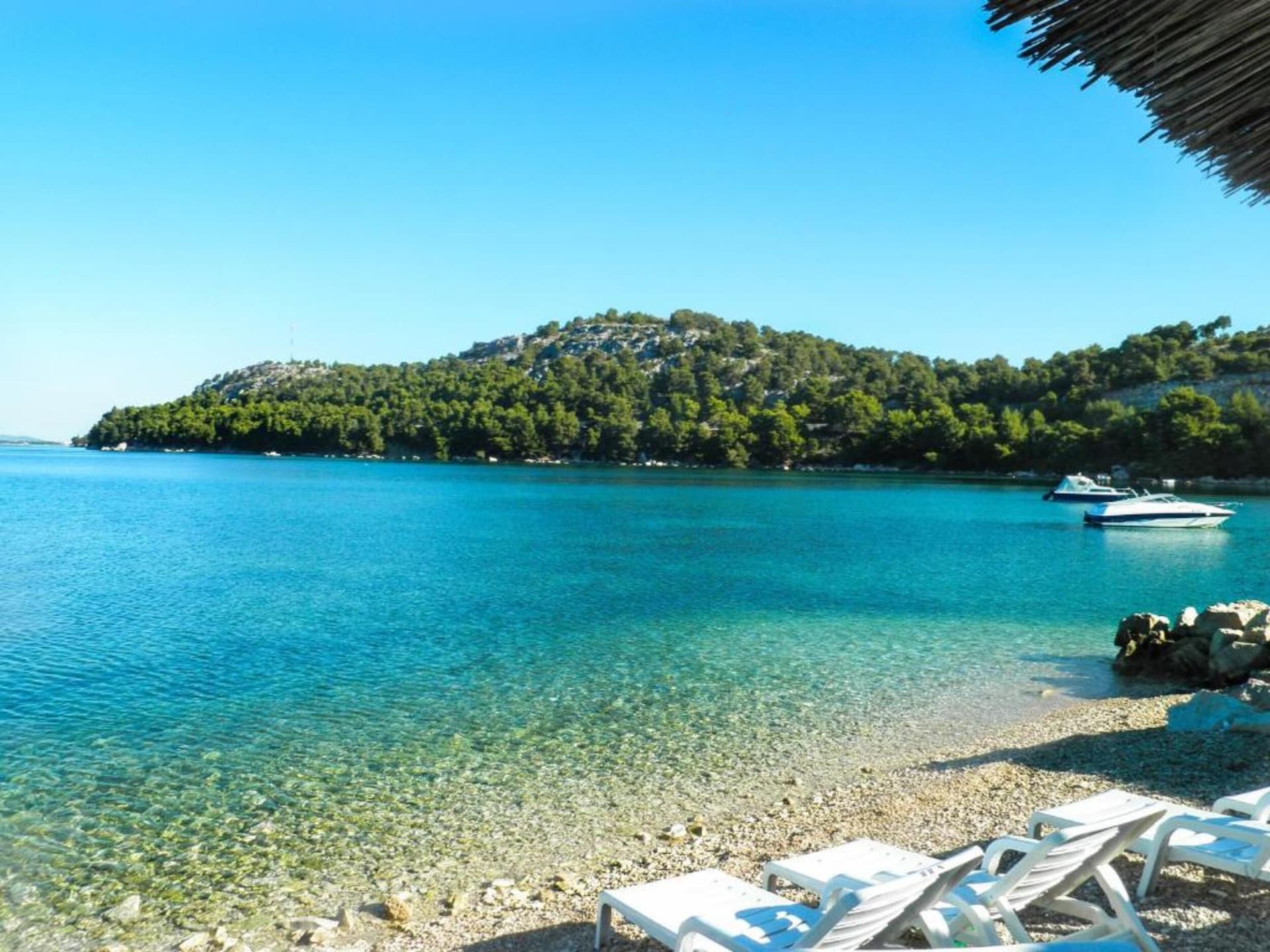 Aan het strand: Ruim appartement voor 5 personen in Žaborić - foto 11