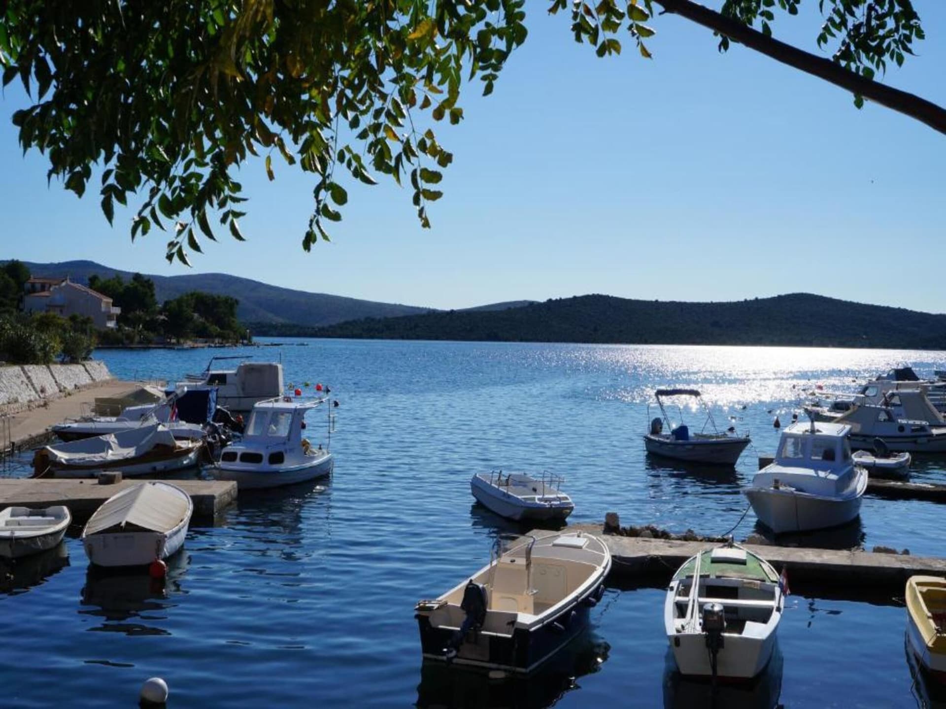 Aan het strand: Ruim appartement voor 5 personen in Žaborić - foto 13