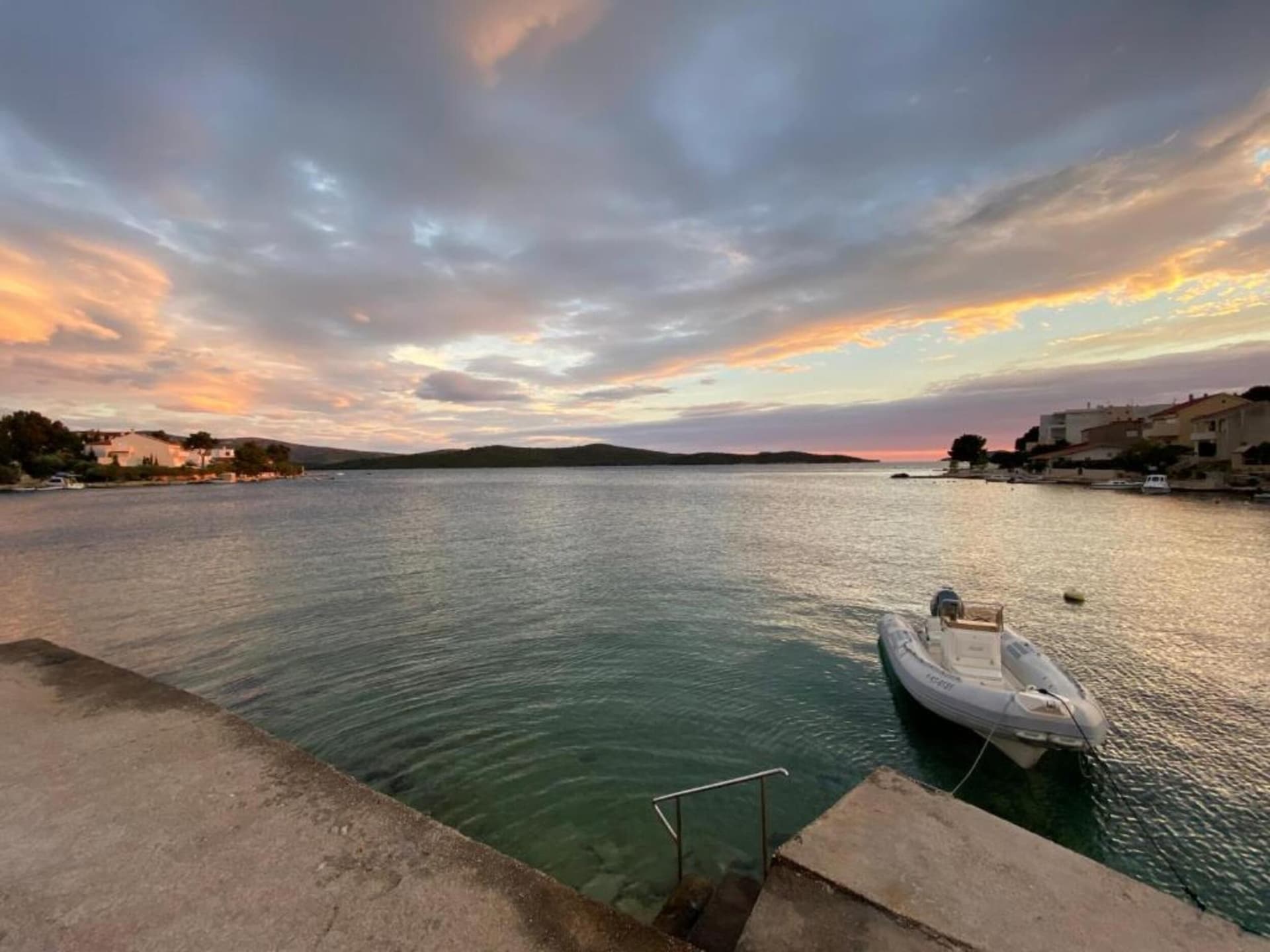 Aan het strand: Ruim appartement voor 5 personen in Žaborić - foto 38