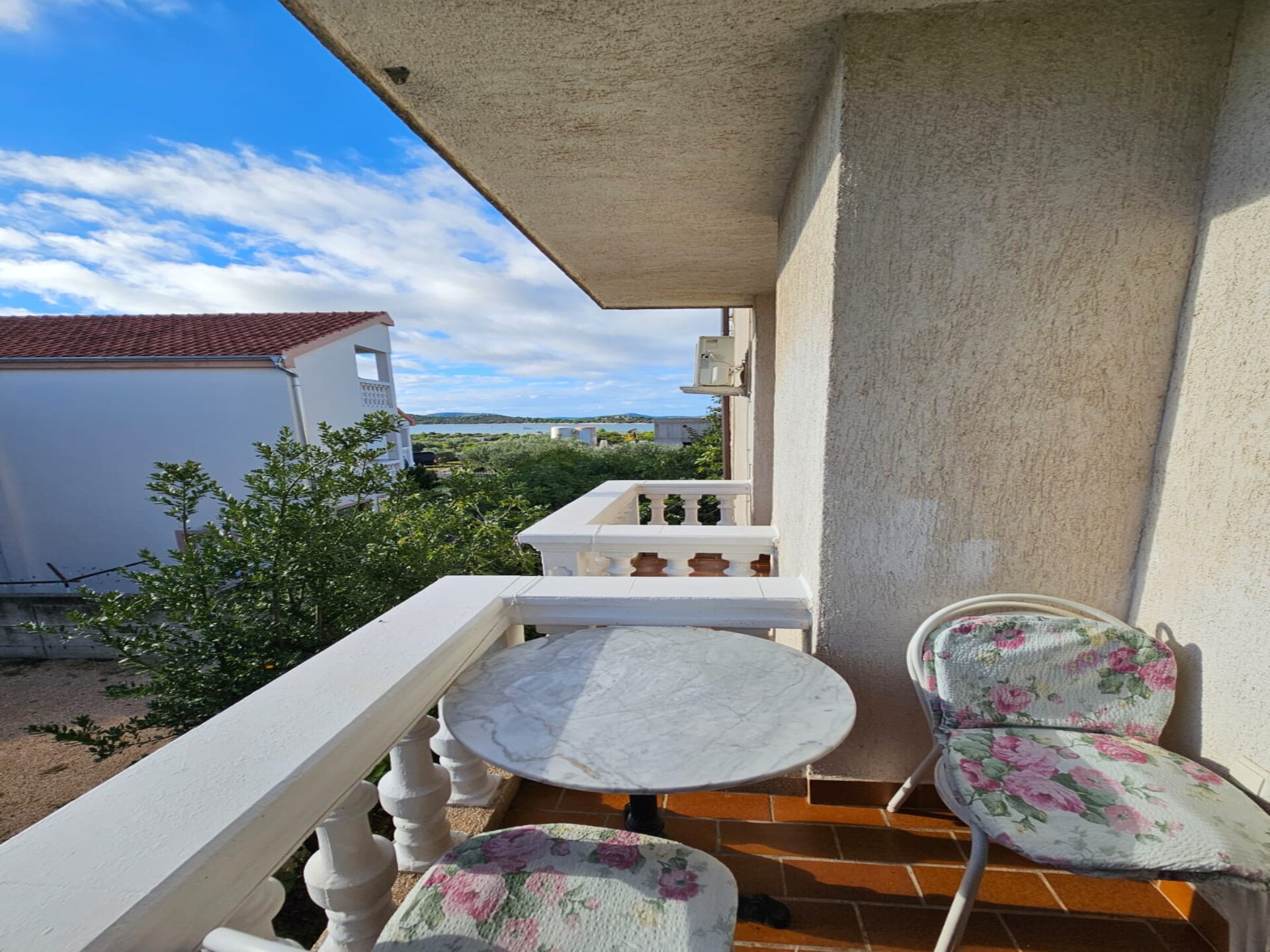 2-persoons studio appartement aan het strand in Tribunj - foto 4
