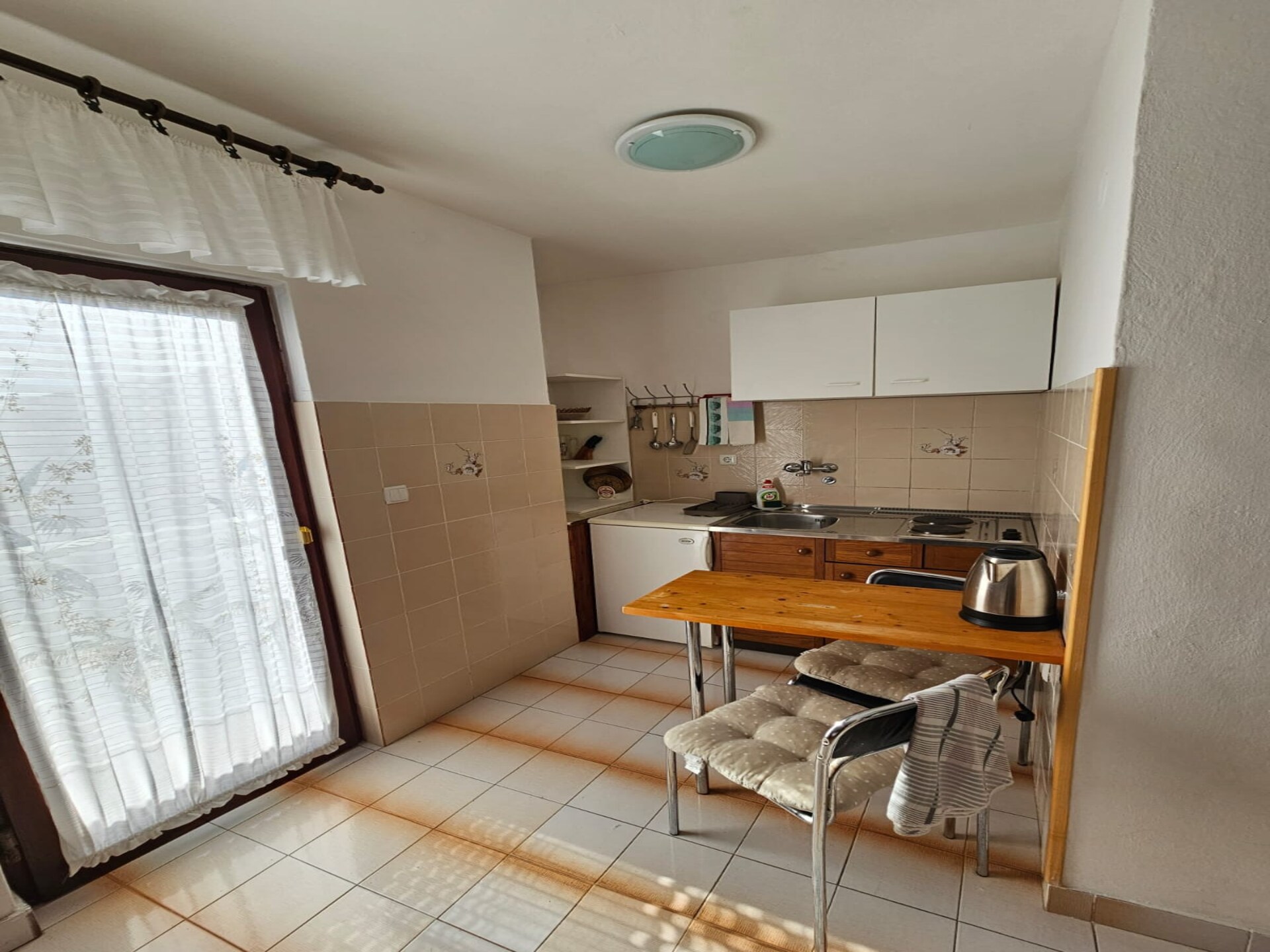 2-persoons studio appartement aan het strand in Tribunj - foto 3