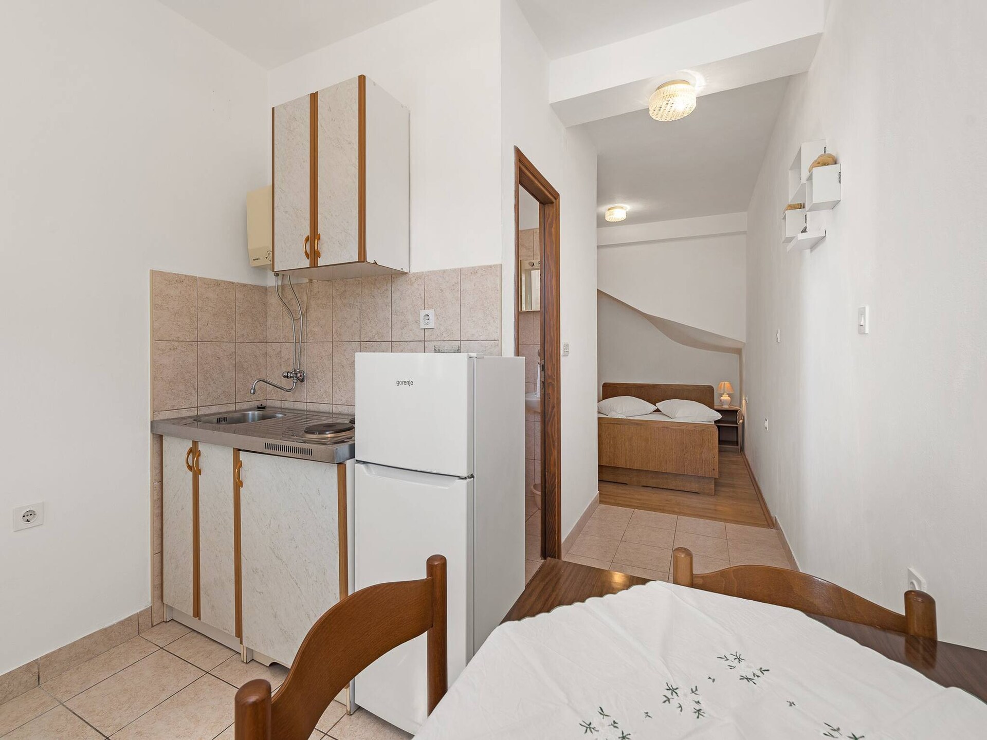 2-persoons studio-appartement in Šibenik-Brodarica nabij het strand - foto 7
