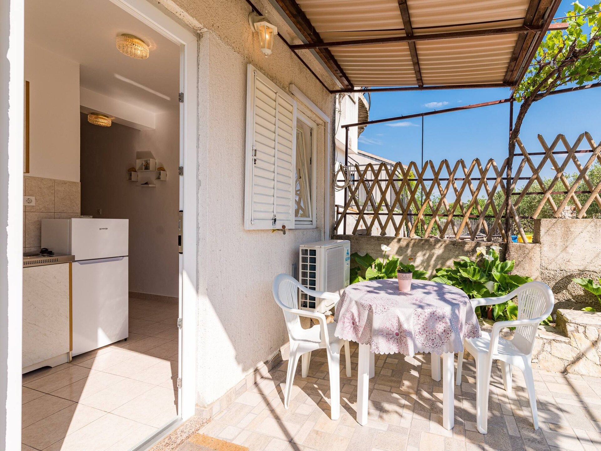 2-persoons studio-appartement in Šibenik-Brodarica nabij het strand - foto 5