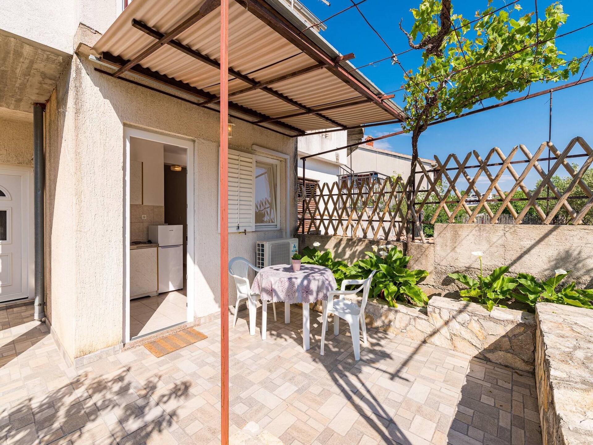 2-persoons studio-appartement in Šibenik-Brodarica nabij het strand - foto 29