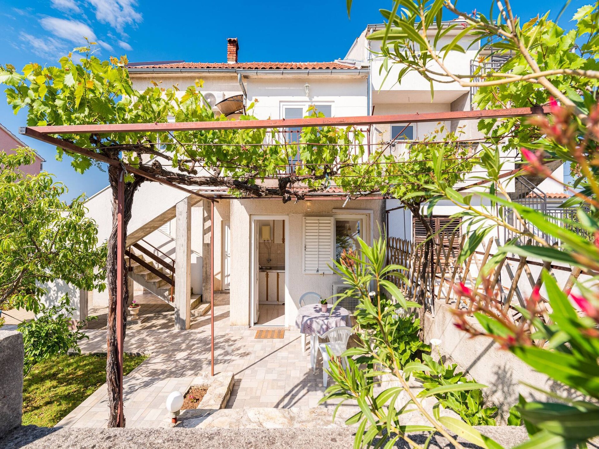 2-persoons studio-appartement in Šibenik-Brodarica nabij het strand - foto 28