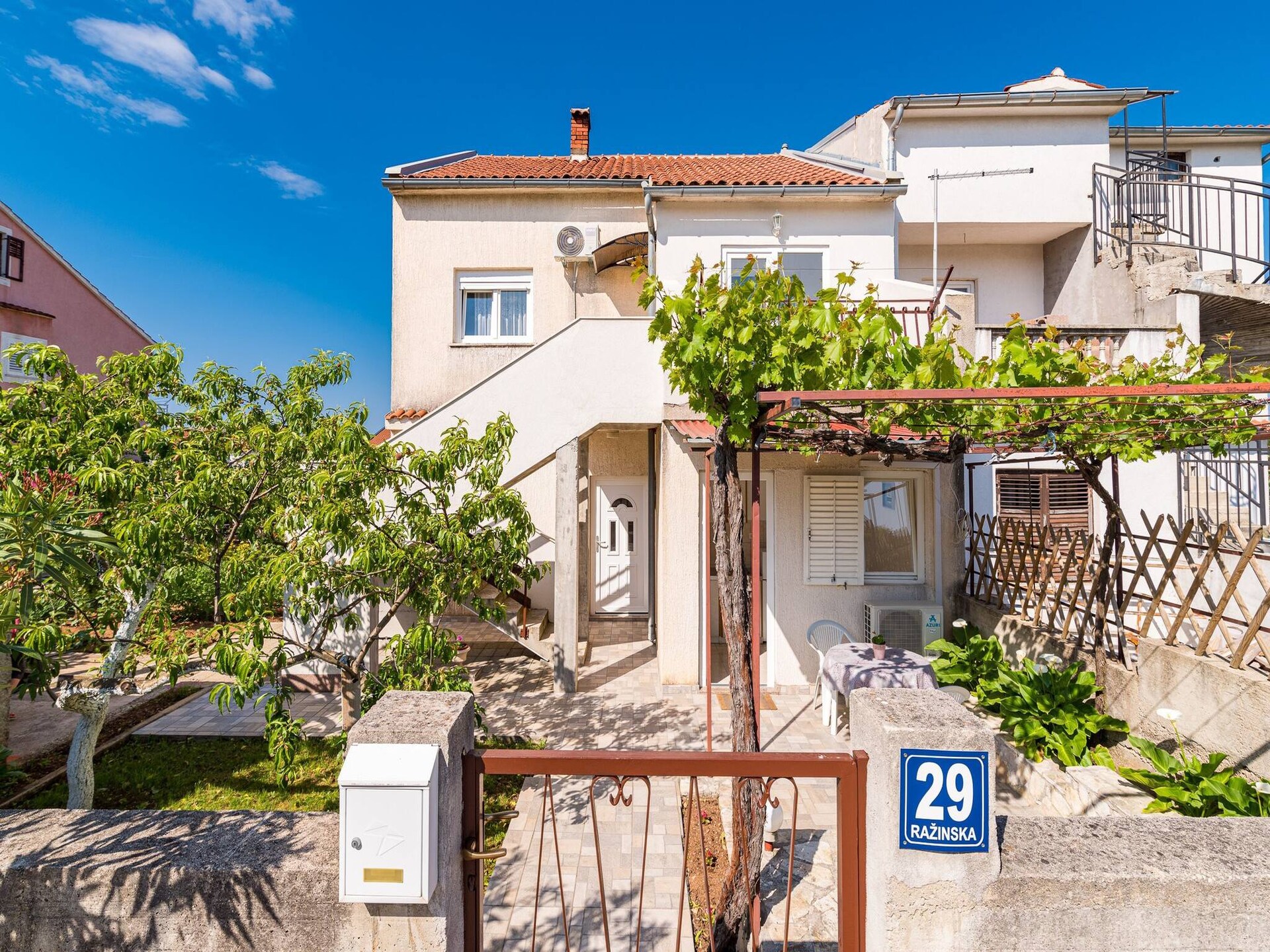 2-persoons studio-appartement in Šibenik-Brodarica nabij het strand - foto 27