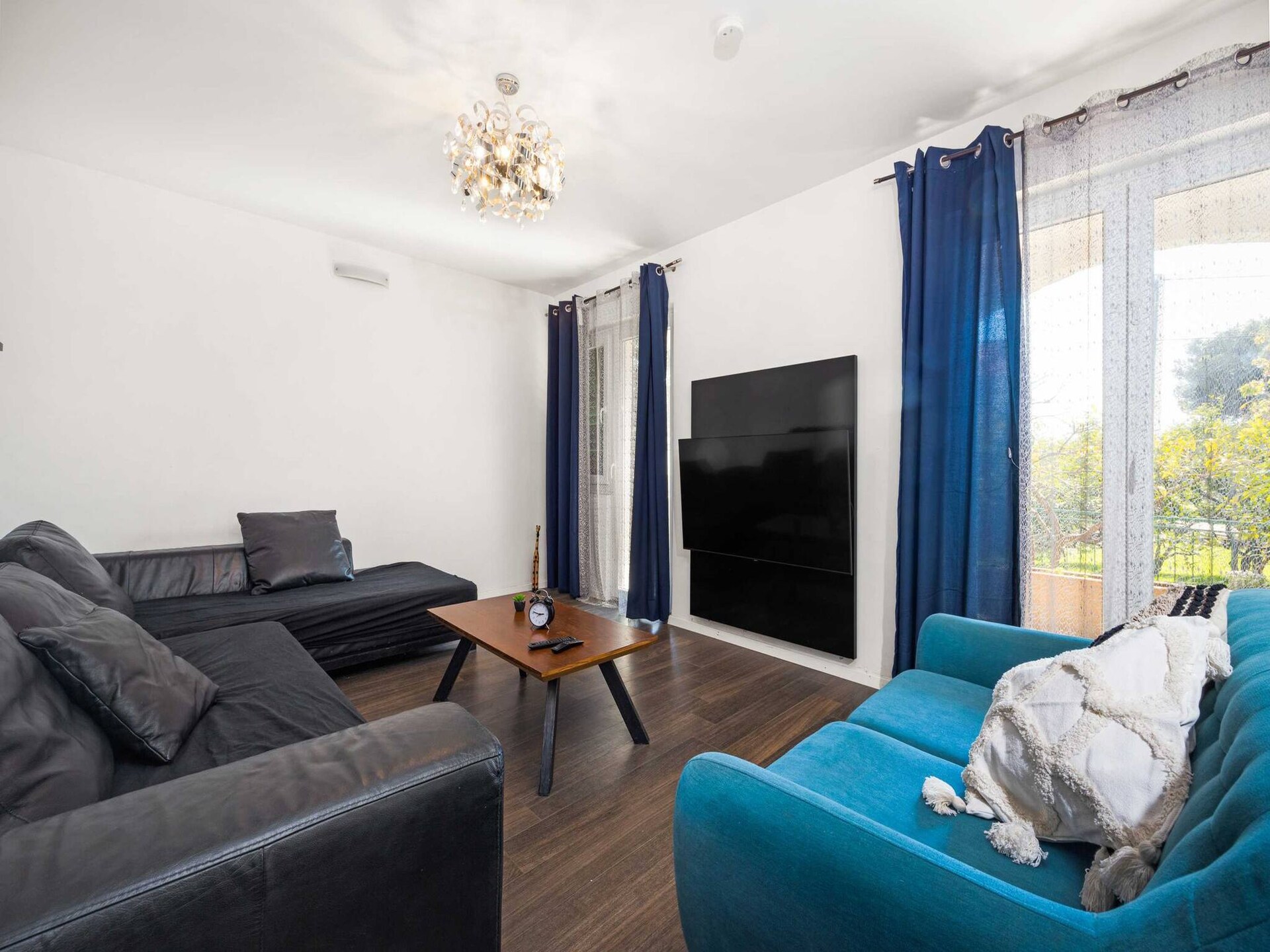 Ruim appartement voor 8 bij zee met tuin, BBQ en zeezicht in Brodarica - foto 6