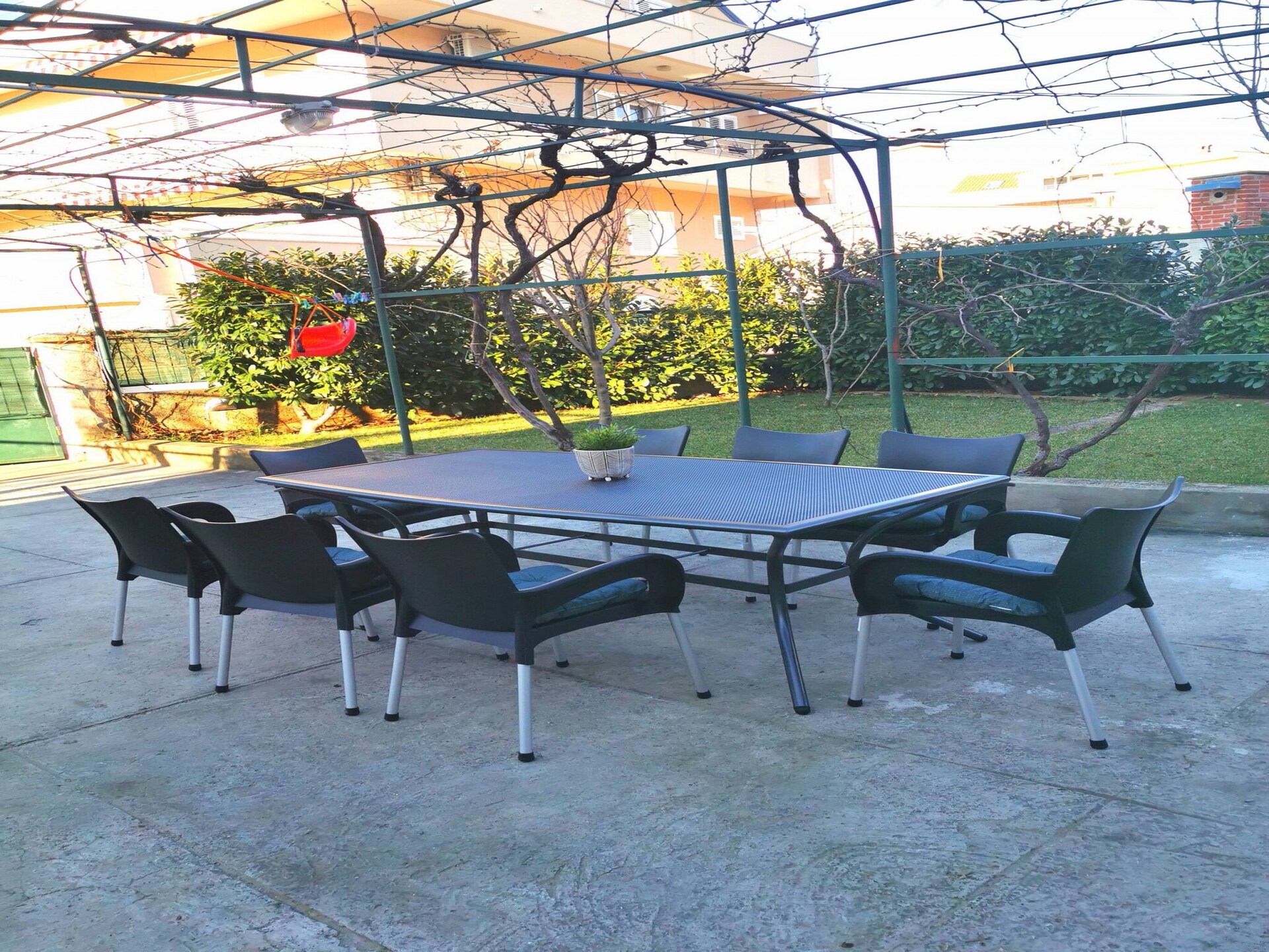 Ruim appartement voor 8 bij zee met tuin, BBQ en zeezicht in Brodarica - foto 29