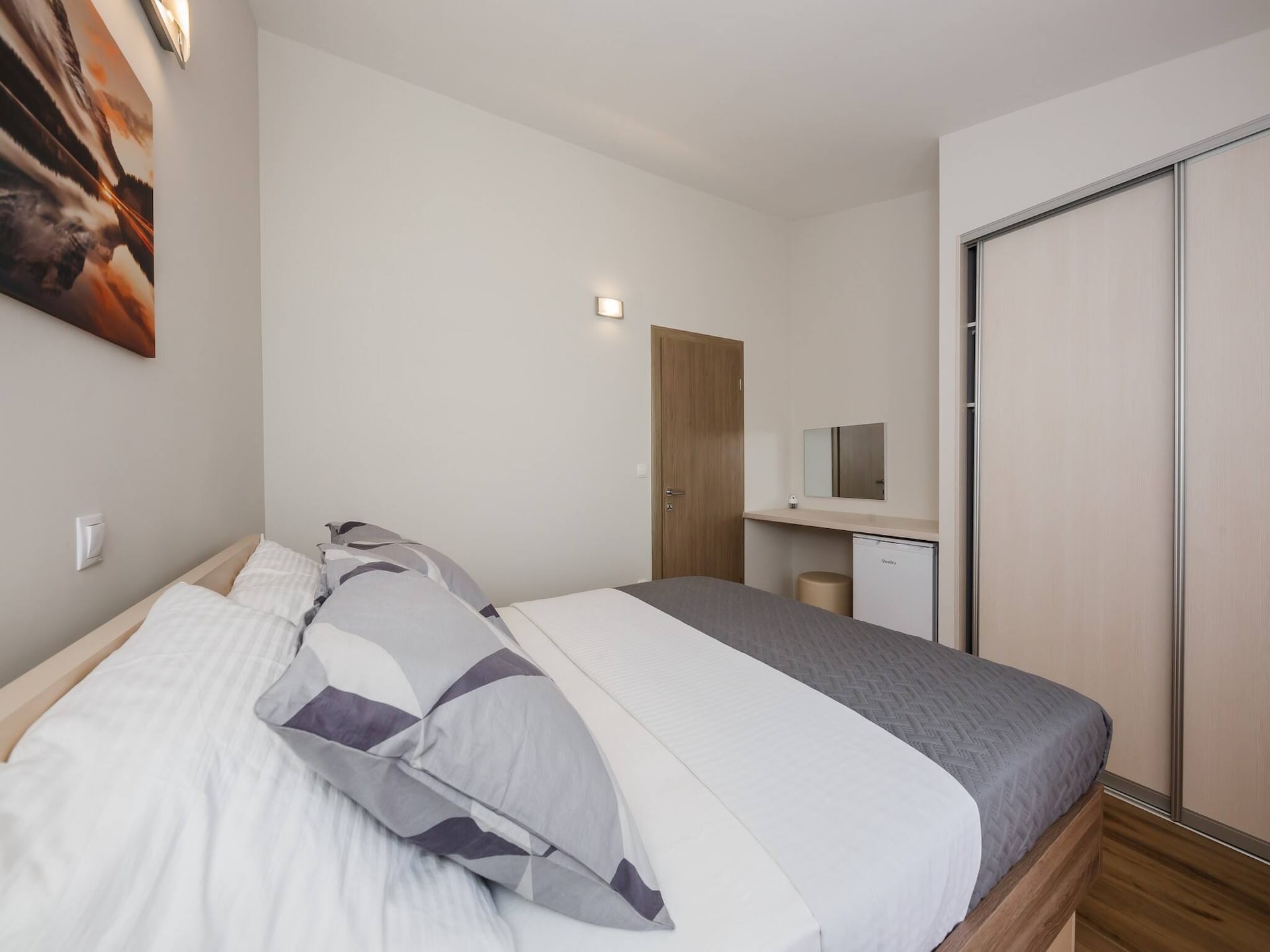 Aan het strand: Charmant appartement in Šibenik-Brodarica - foto 10