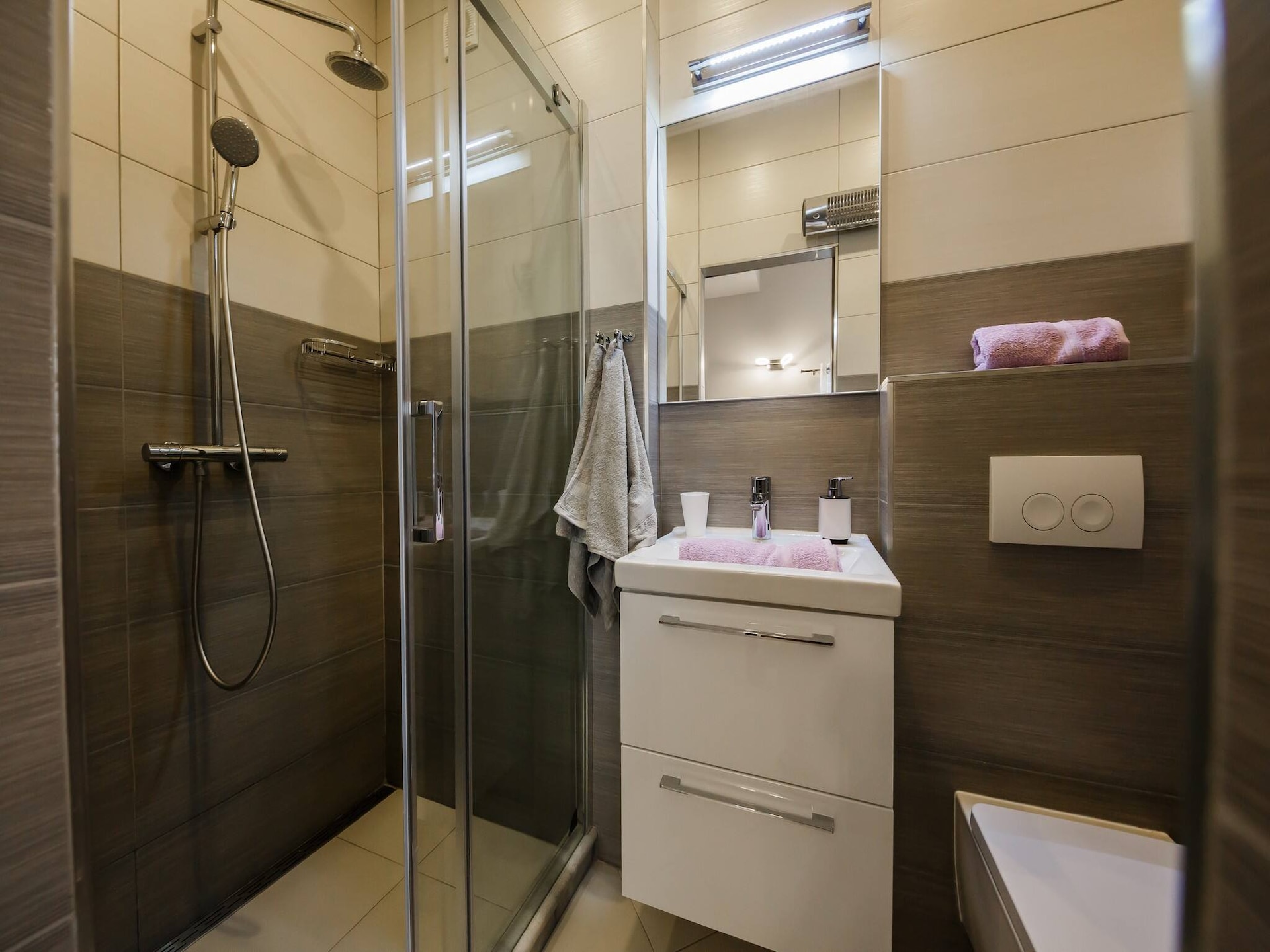 Aan het strand: Charmant appartement in Šibenik-Brodarica - foto 12