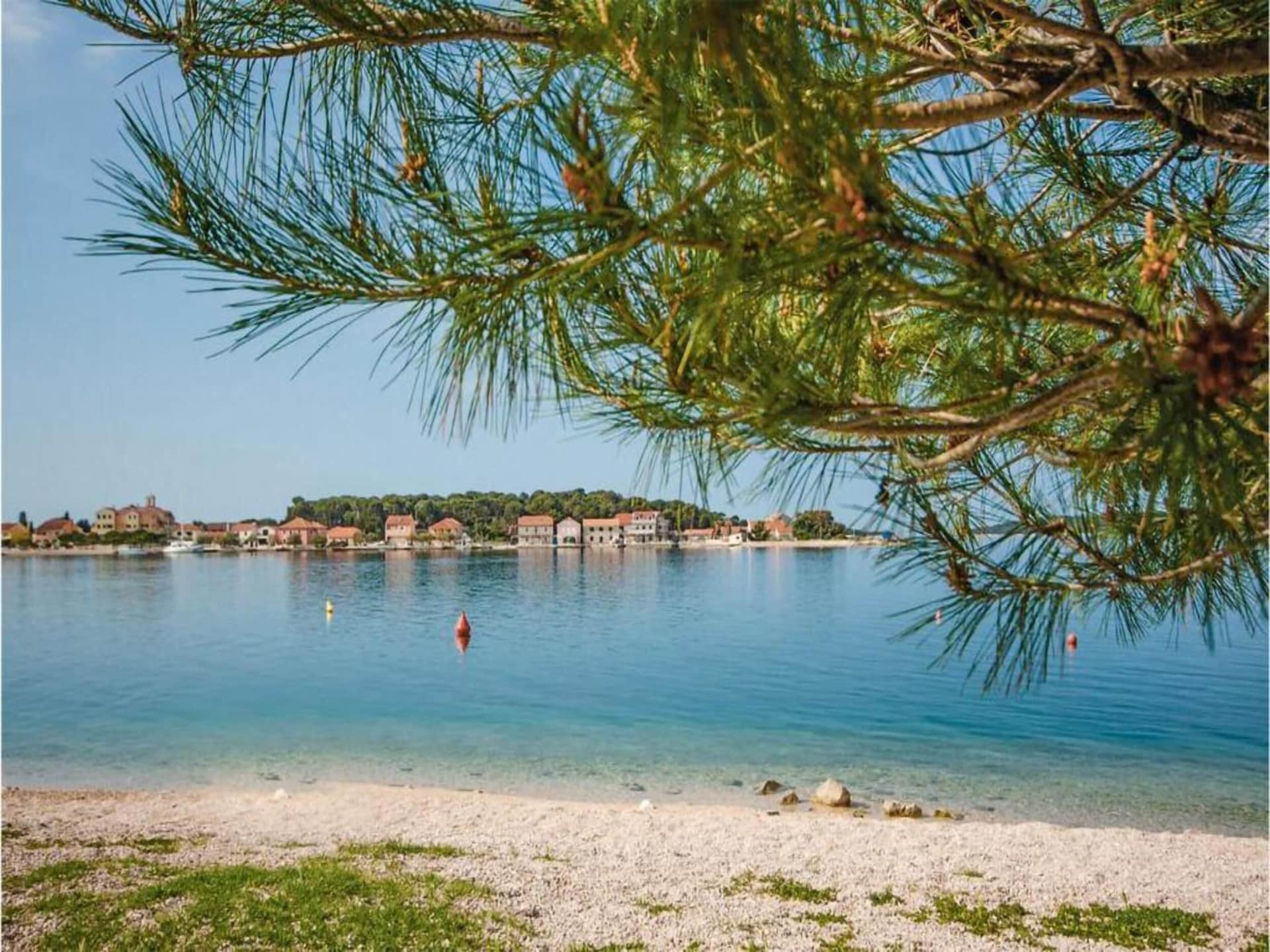 Aan het strand: Charmant appartement in Šibenik-Brodarica - foto 34