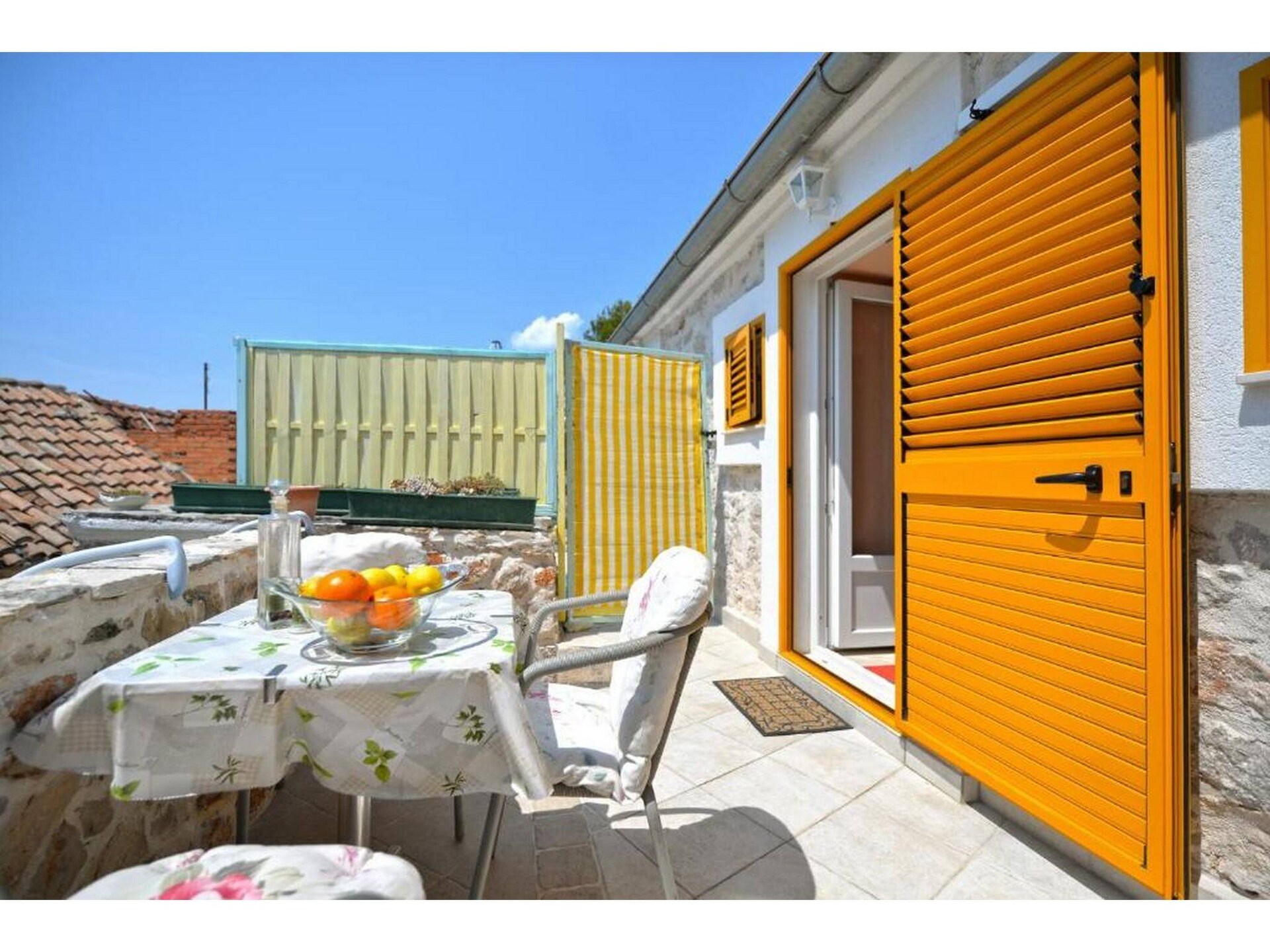 Knus appartement met balkon en zeezicht op 850m van strand in Murter - foto 4
