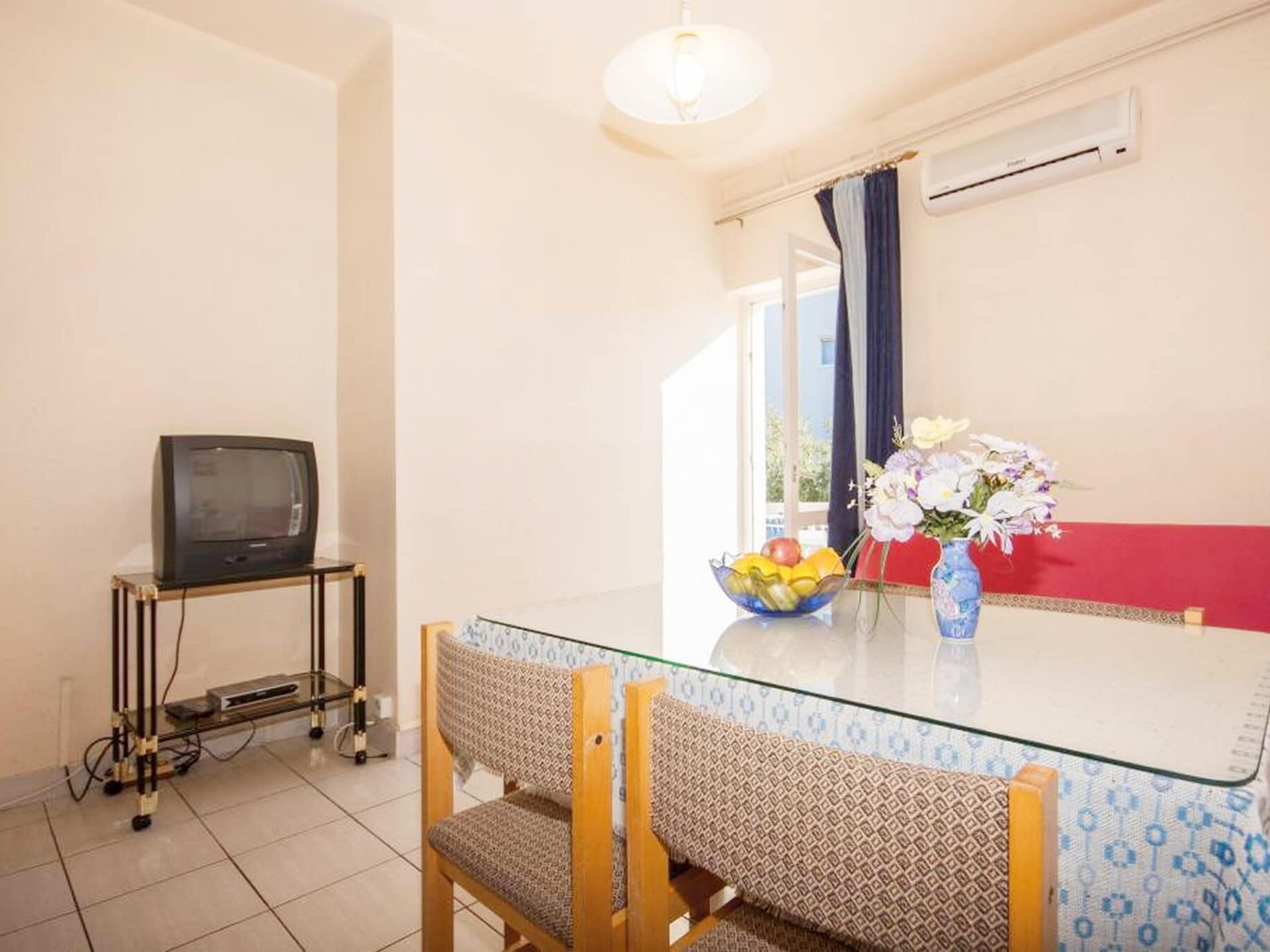 Op 550 m van het strand: ruim appartement in Šibenik-Brodarica - foto 3