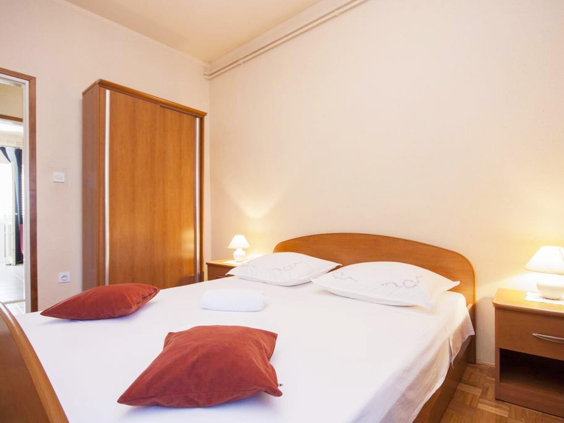 Op 550 m van het strand: ruim appartement in Šibenik-Brodarica - foto 12
