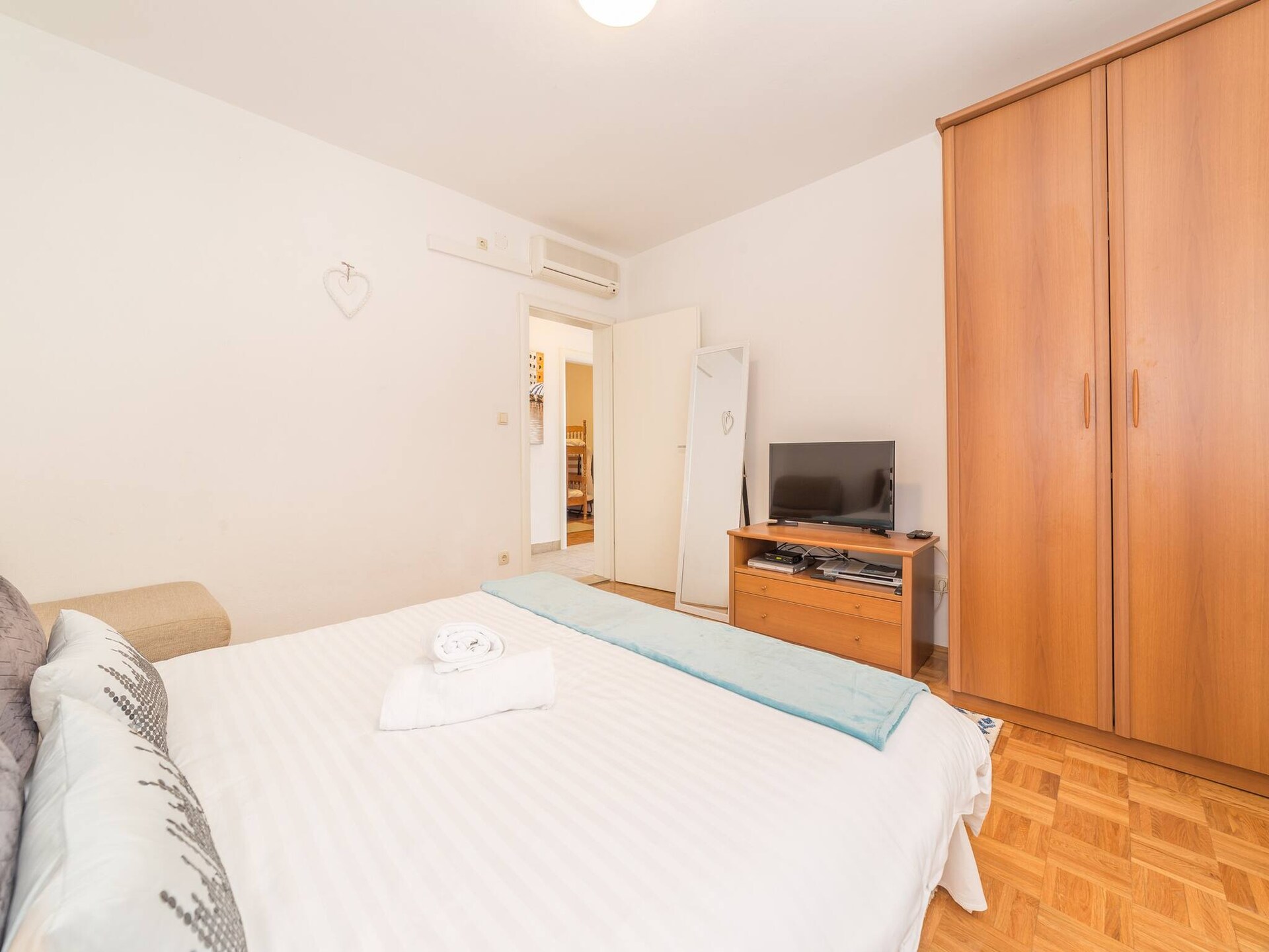 Knus appartement in Vodice met zwembad, op 600m van Plava strand - foto 12