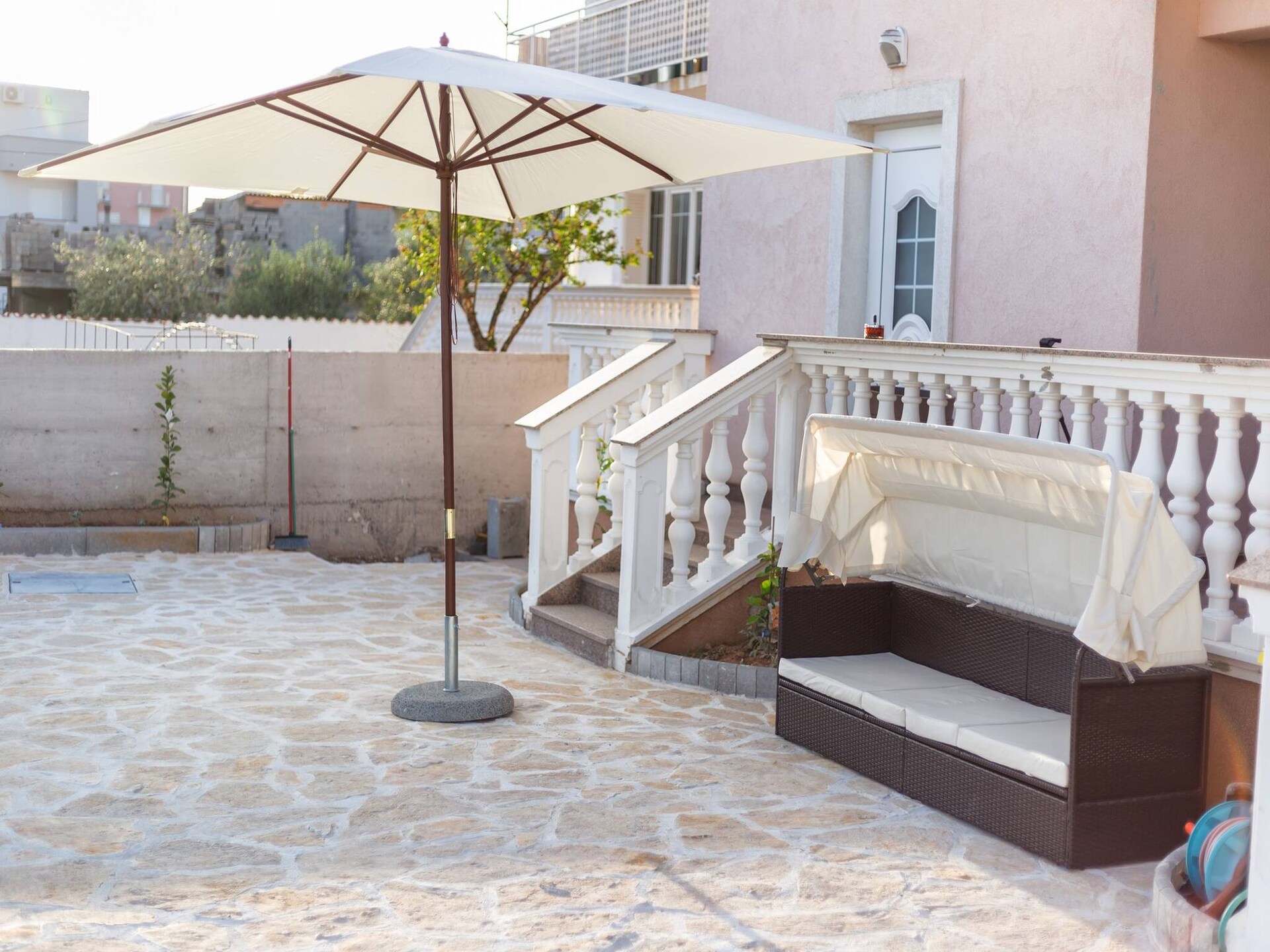 Knus appartement in Vodice met zwembad, op 600m van Plava strand - foto 14