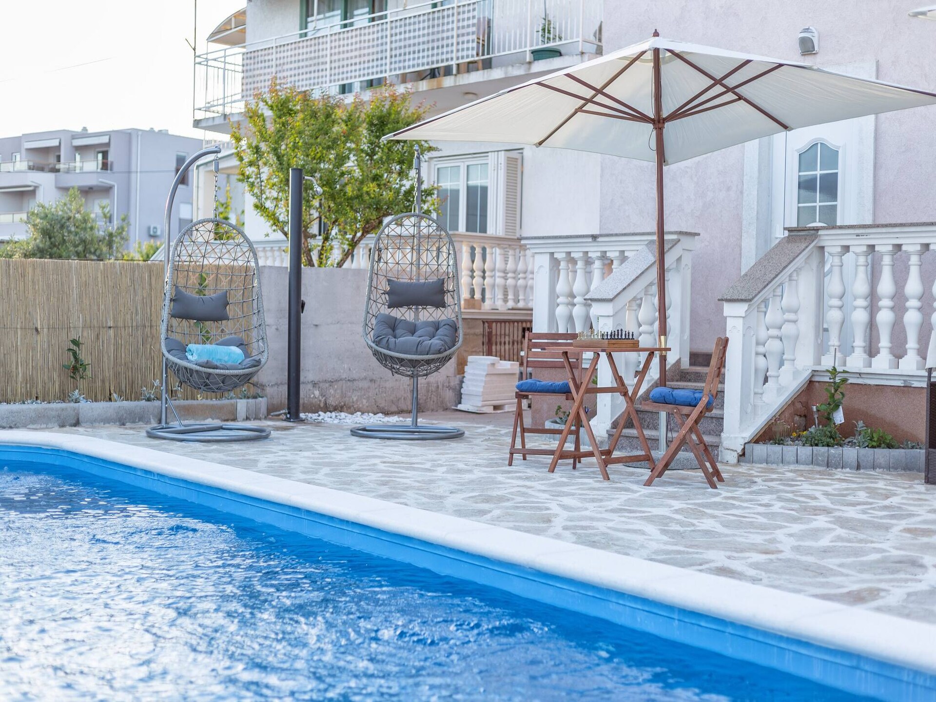 Knus appartement in Vodice met zwembad, op 600m van Plava strand - foto 6