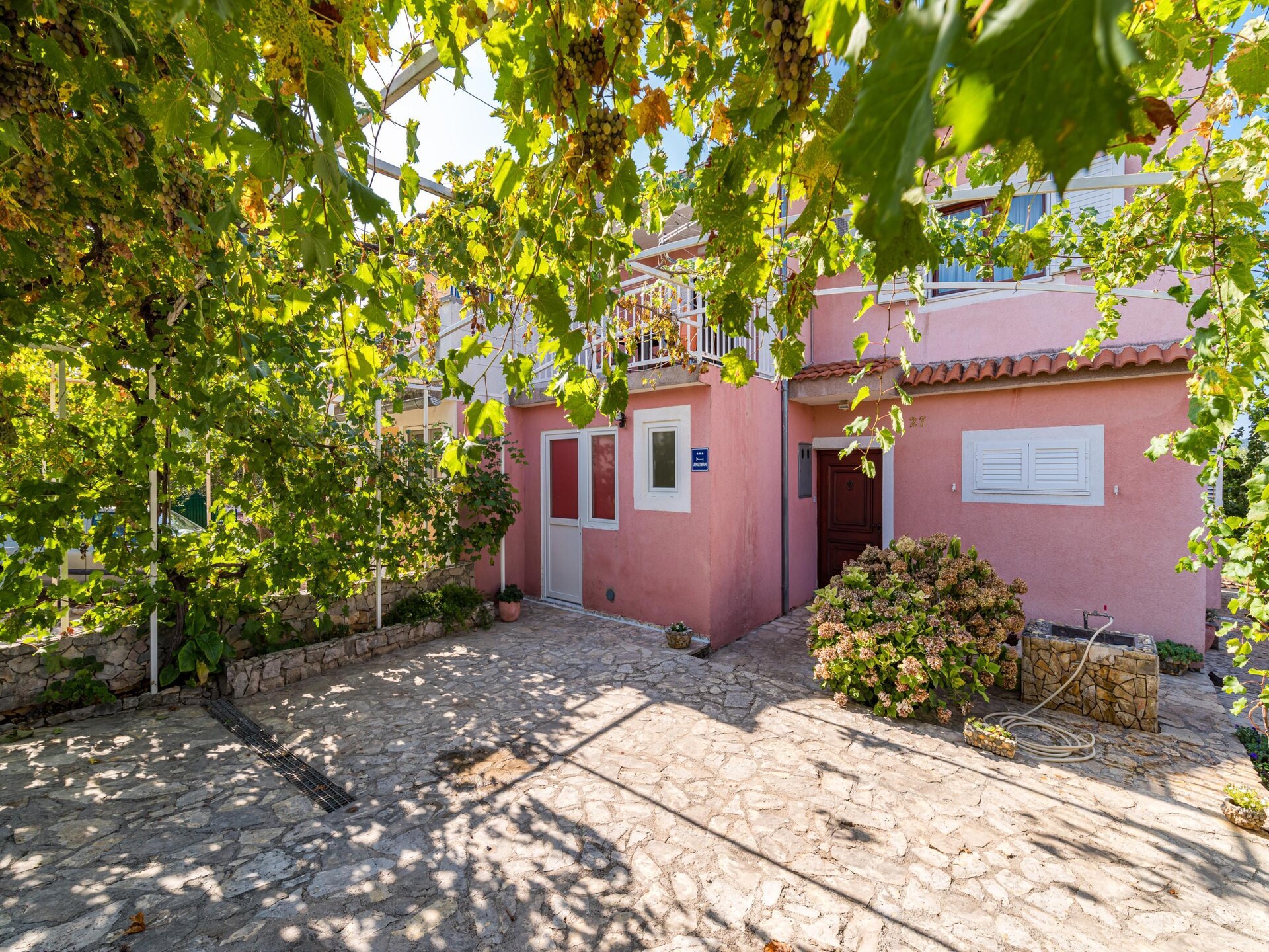 Op 800 m van het strand: Knus appartement in Šibenik-Brodarica - foto 12