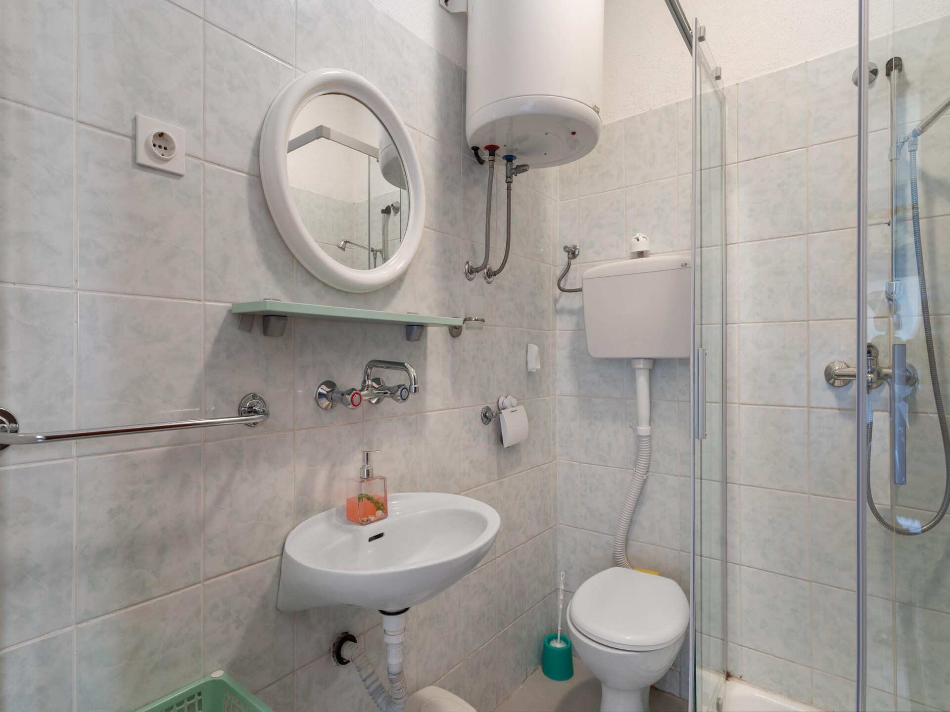 Op 800 m van het strand: Knus appartement in Šibenik-Brodarica - foto 11