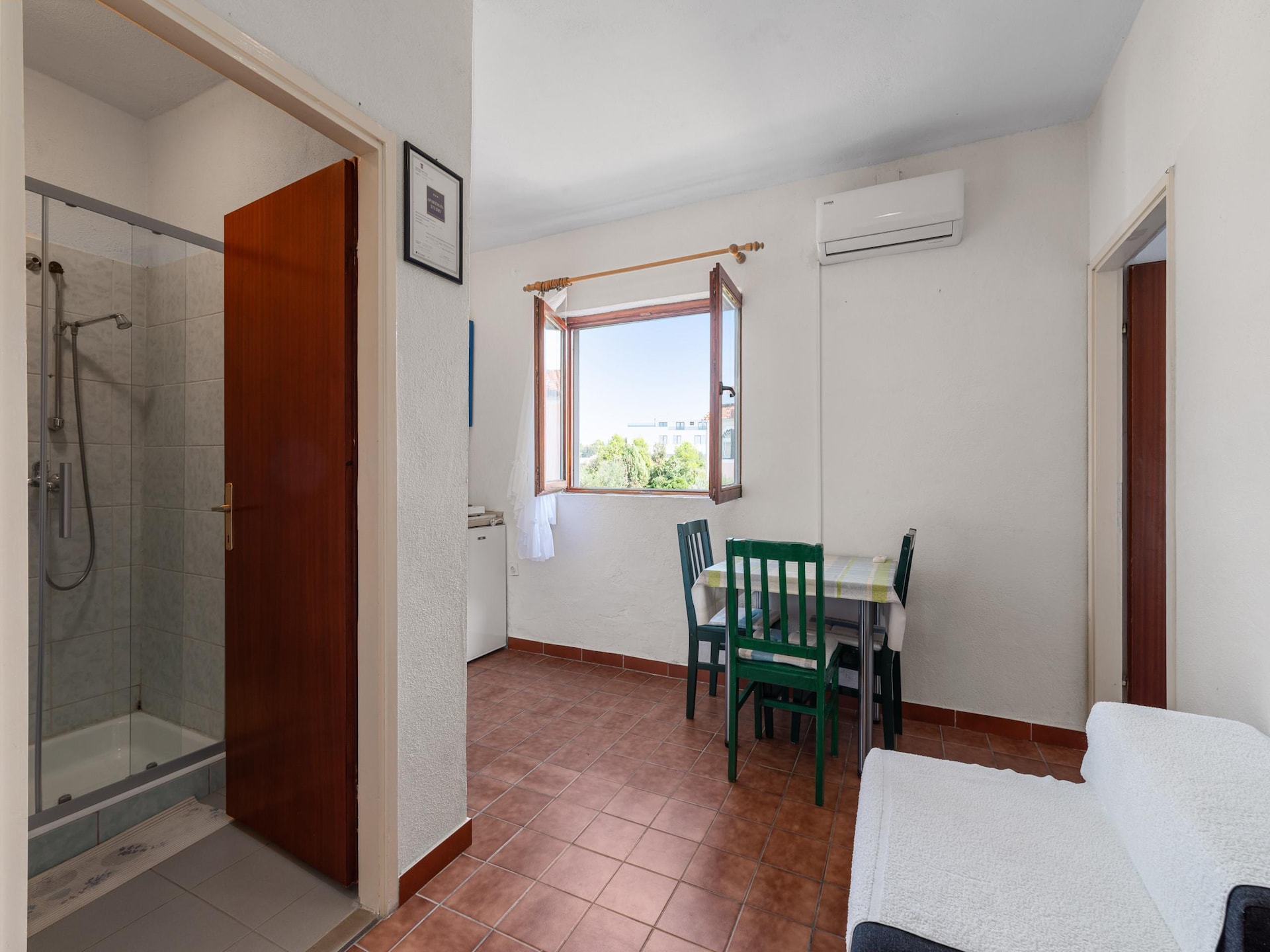 Op 800 m van het strand: Knus appartement in Šibenik-Brodarica - foto 10