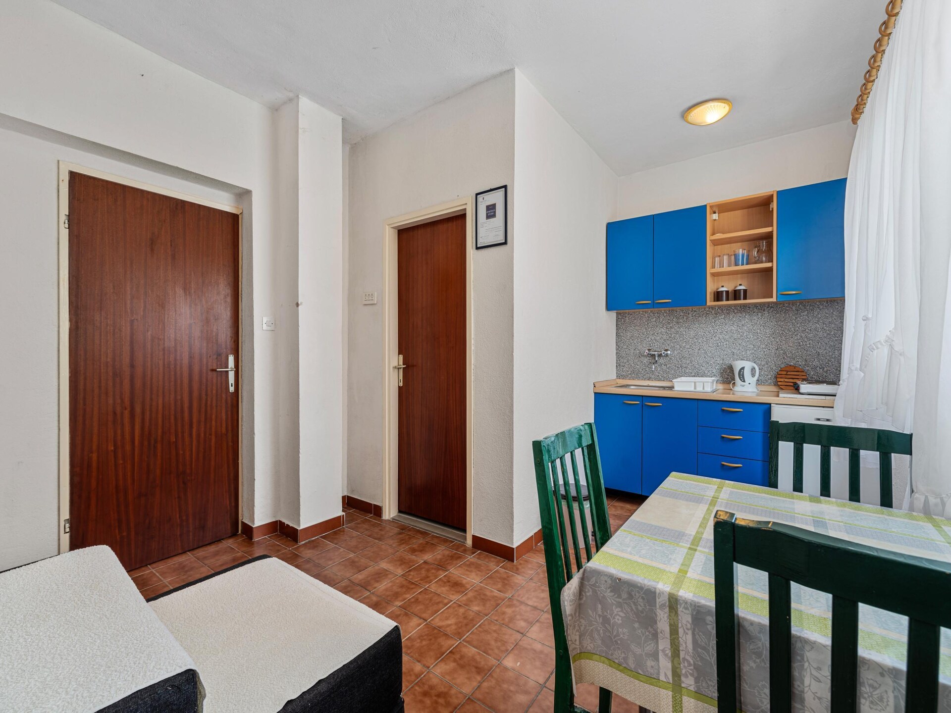 Op 800 m van het strand: Knus appartement in Šibenik-Brodarica - foto 9